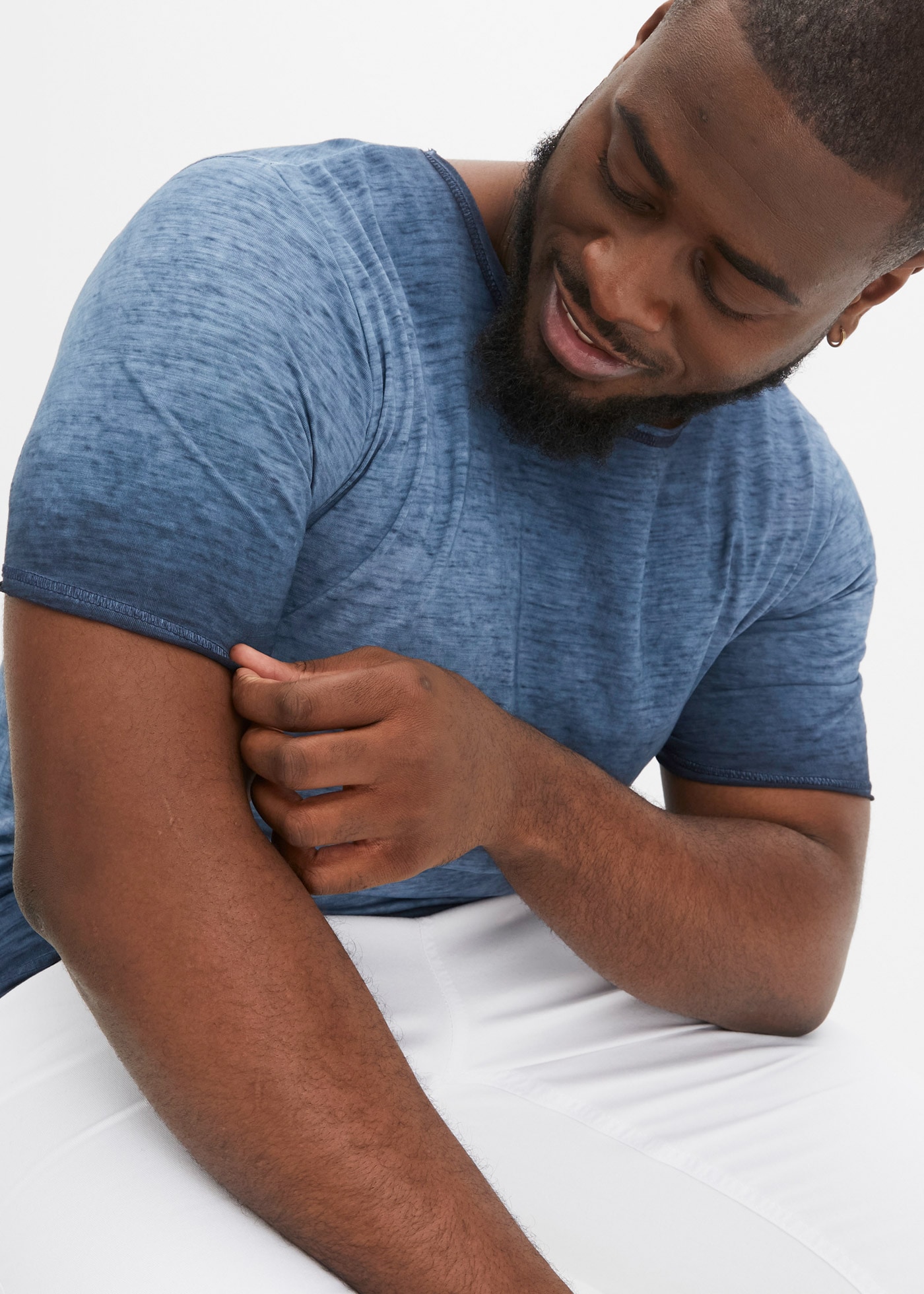 bonprix T-Shirt reguläre Passform, weiter Ausschnitt, mit gewaschener Optik