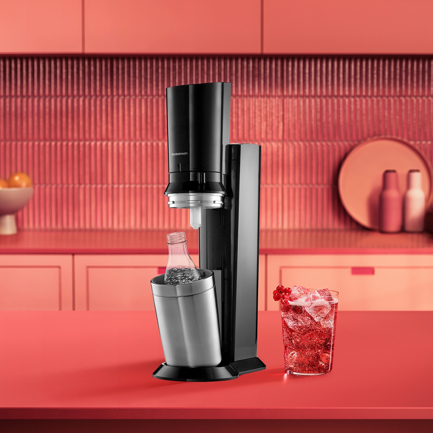 SodaStream Wassersprudler »CRYSTAL 3.0 Wassersprudler titan, Standard Pack« Hochwertige Glaskaraffe