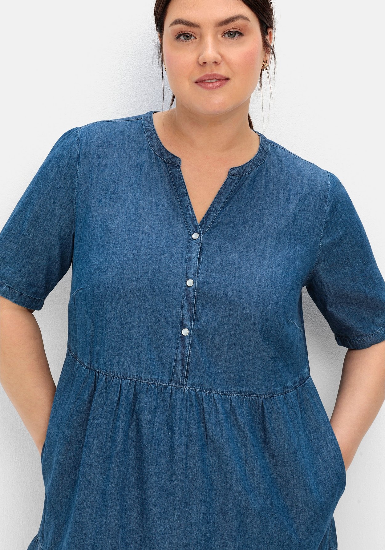 Sheego Jeanskleid »Jeanskleid aus leichtem Denim, in Volant-Optik«