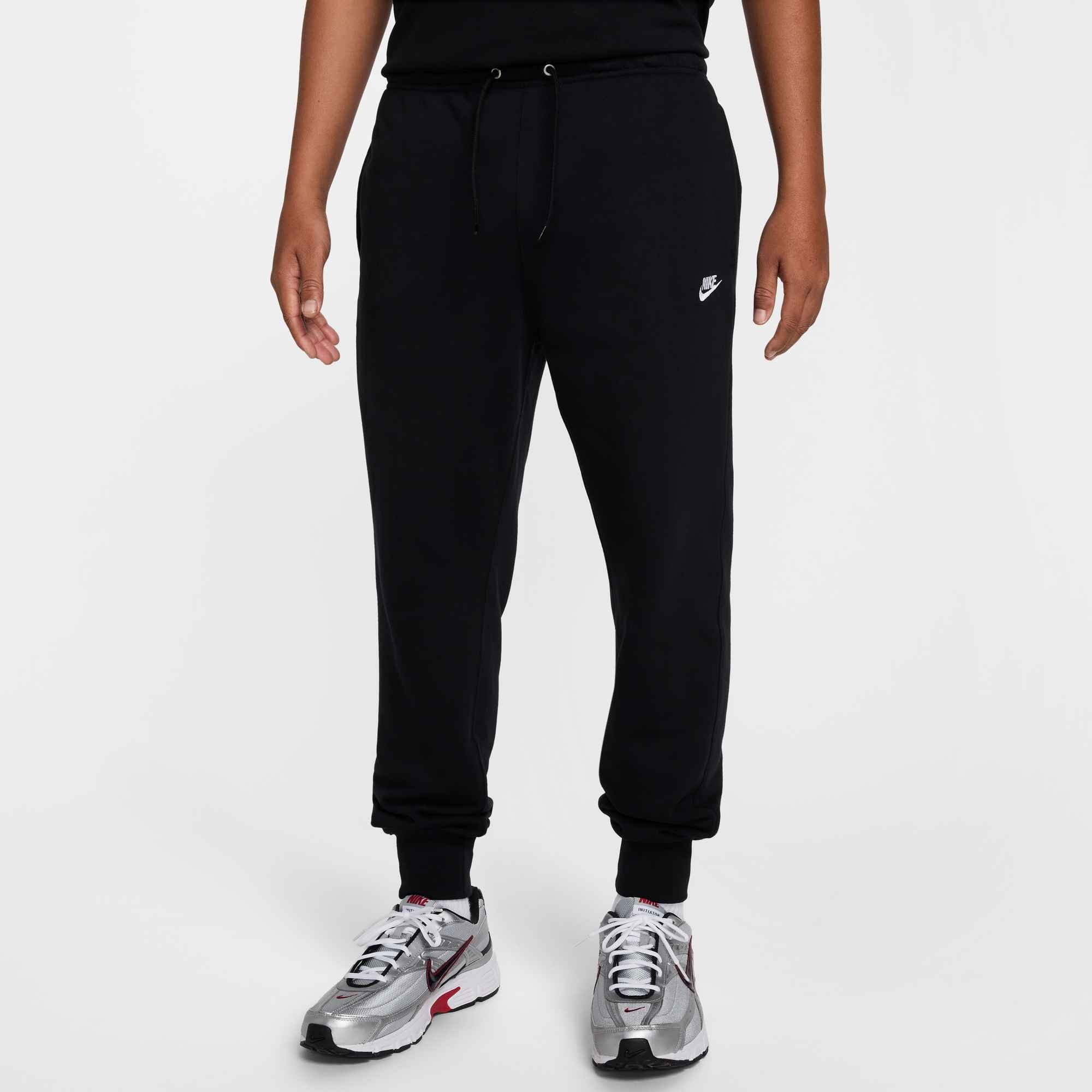 Nike Sportswear Sporthose »M NK CLUB FT JOGGER«  mit Eingrifftaschen und Gesäßtasche, mit Kordelverschluss