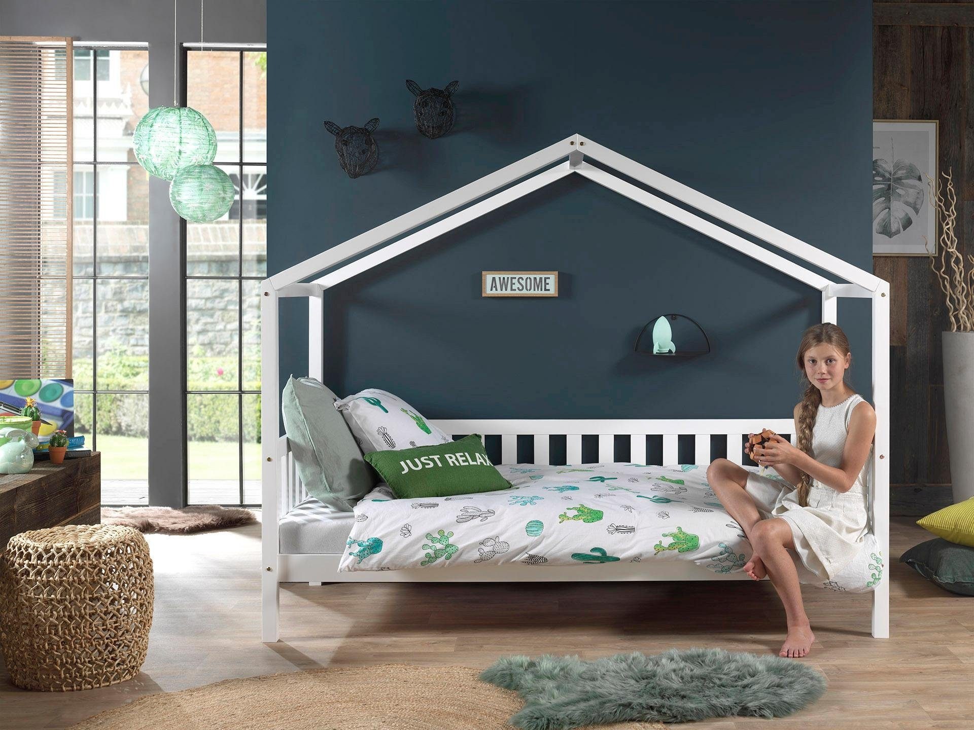 Vipack Hausbett »Dallas, mit Dachaufbau, Kiefer massiv, stabil gebaut« B/H/T ca. 210x170x97cm, mit Sprossenumrandung,  wahlweise mit oder ohne Bettschublade und Textilhimmel