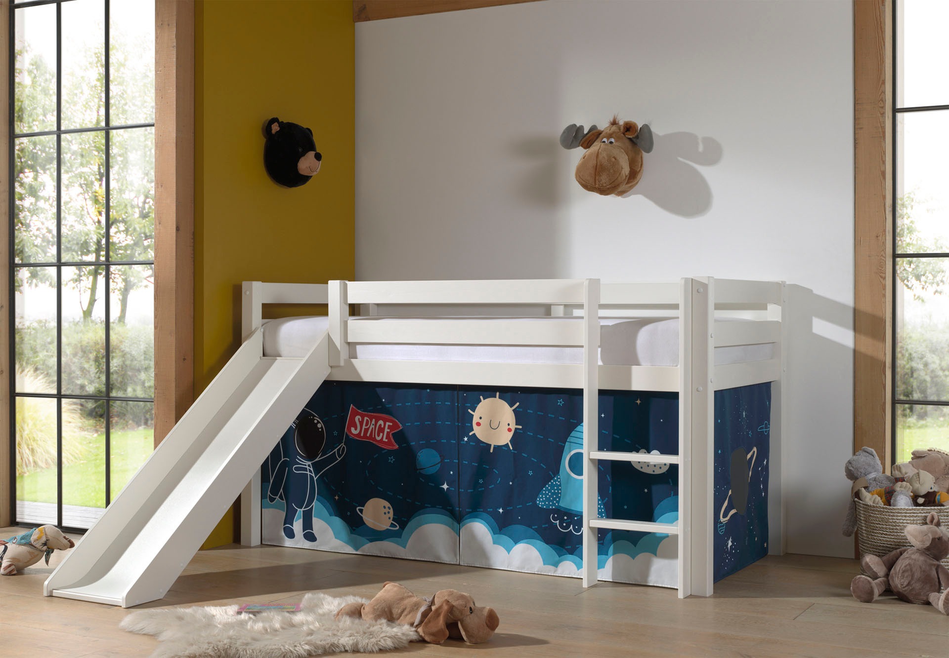 Vipack Spielbett »Pino, Kiefer massiv, mit Rolllattenrost u. Textil-Set, Made in Europe«, (B/H/T ca. 210x114x218cm, mit Absturzschutz, Leiter und Rutsche), verschiedene Textil-Designs und Holzfarben zur Wahl