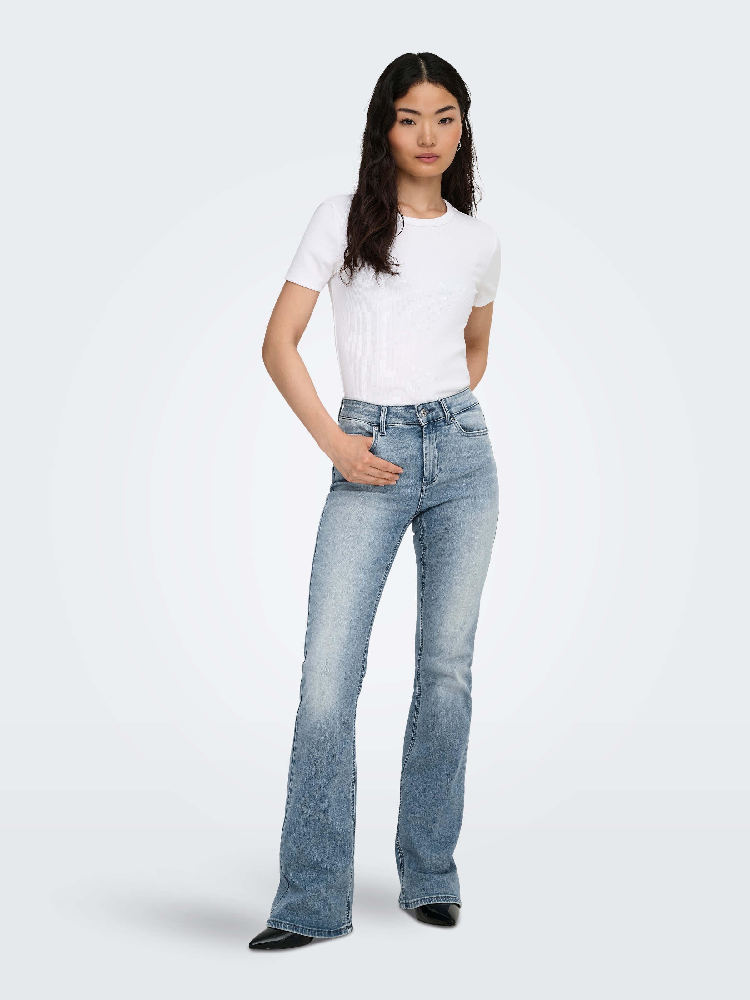 ONLY Bootcut-Jeans »ONLBLUSH MID WAIST FLARED DNM BOX«