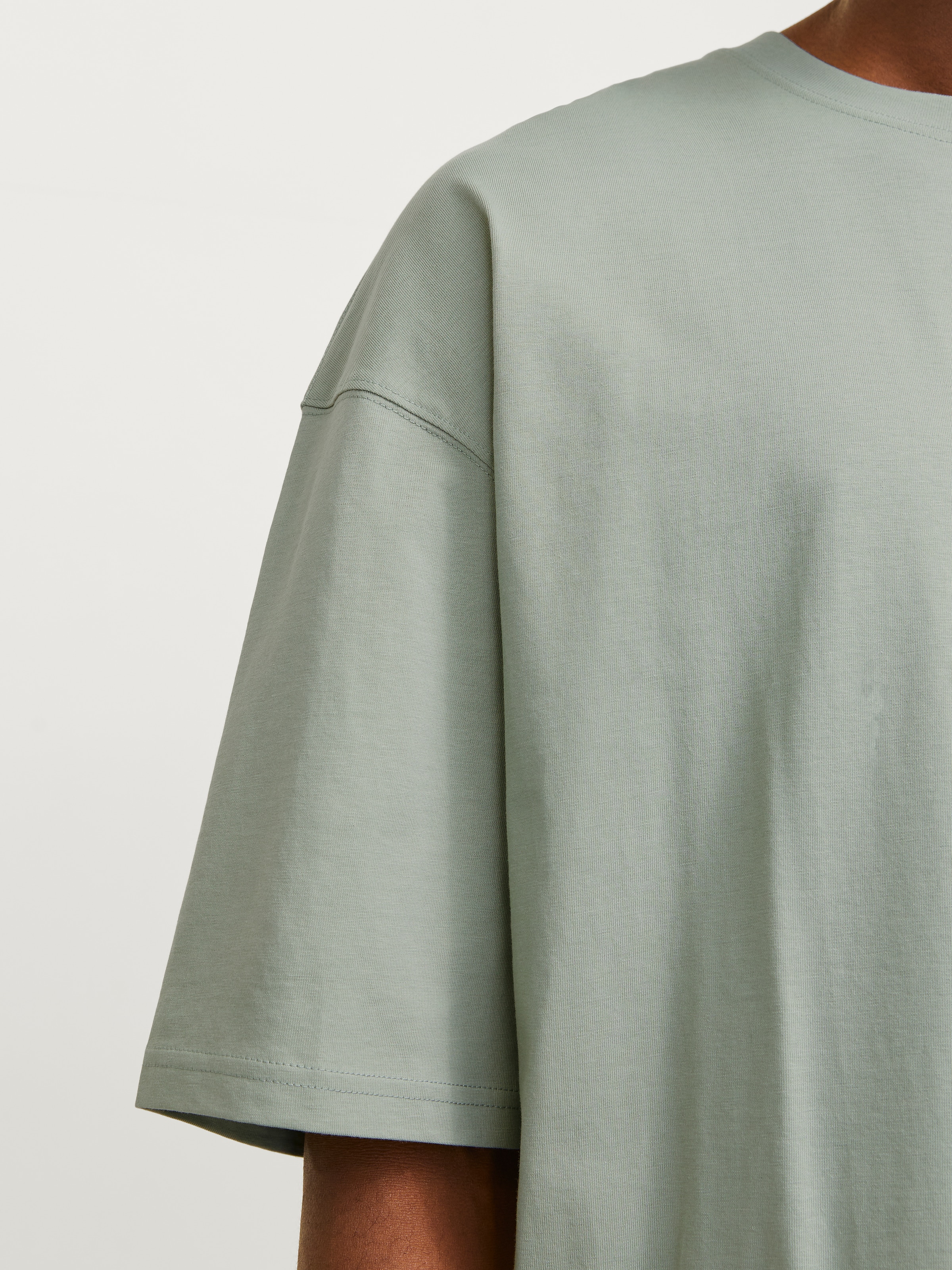 Jack & Jones Rundhalsshirt »JJECHARGE TEE O-NECK NOOS«, mit Rundhalsausschnitt