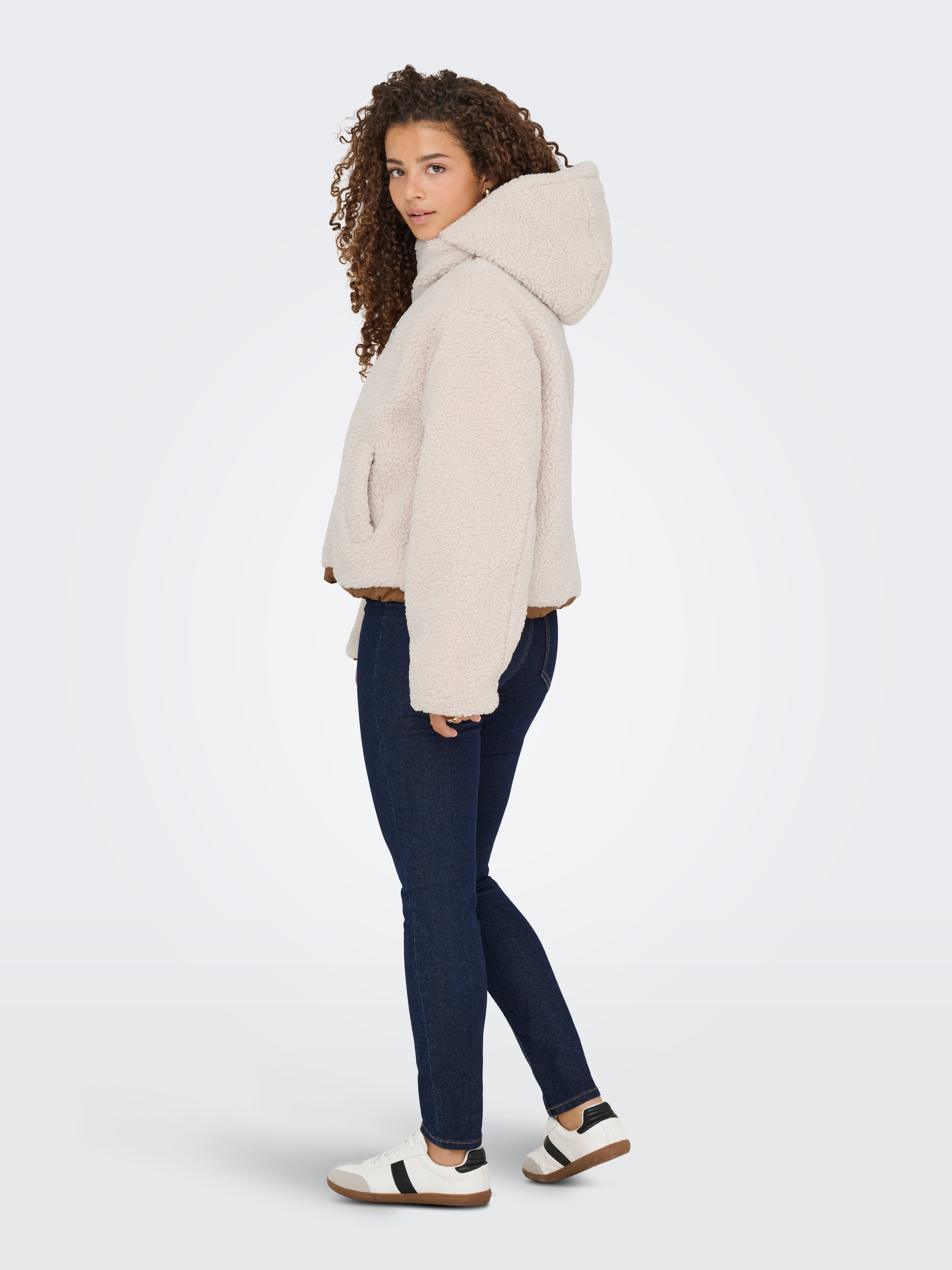 ONLY Outdoorjacke »ONLMARIA LIFE REV PUFFER JACKET CC OTW«, mit Kapuze