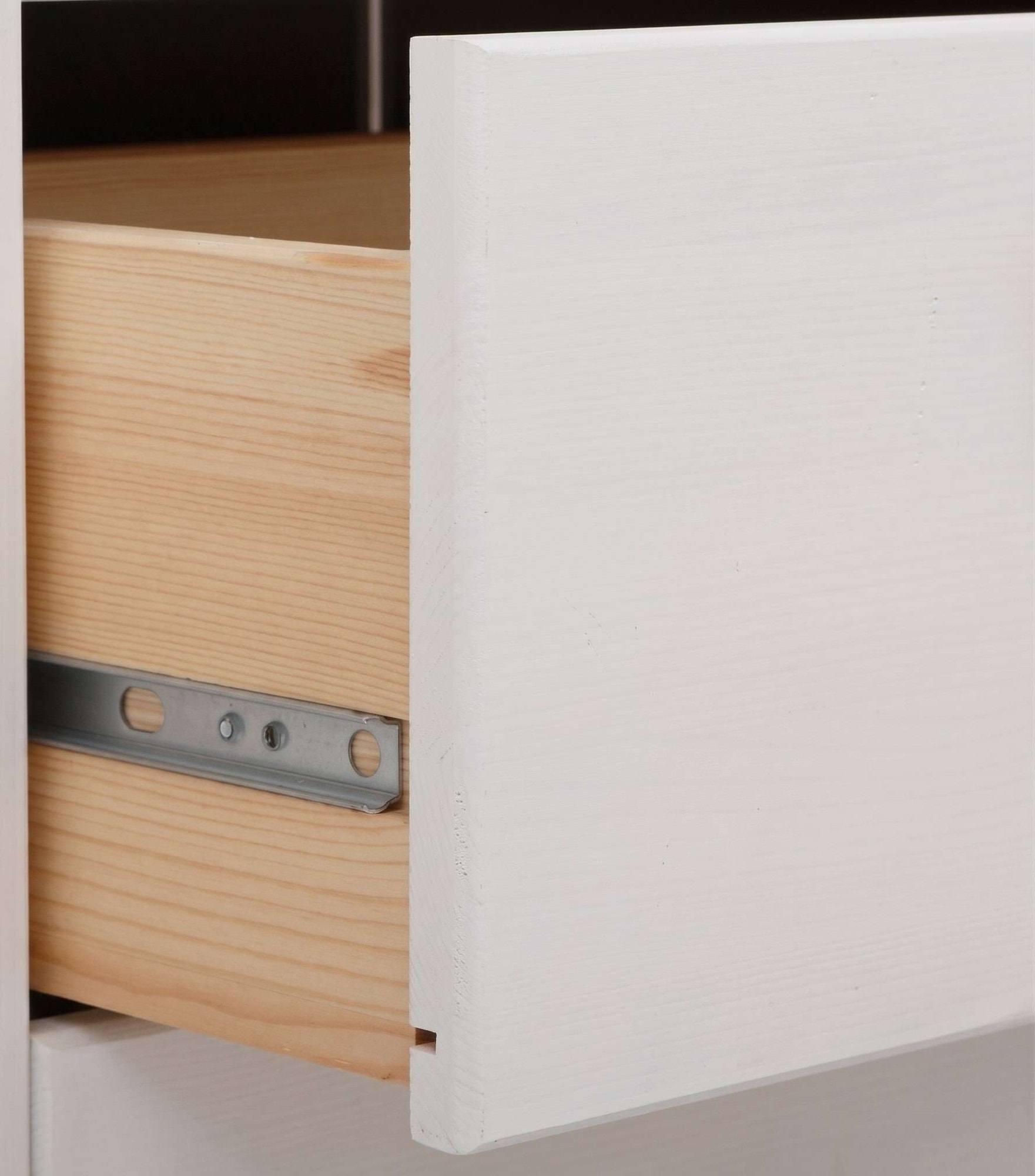 OTTO home Vitrine »Mikkeli Glasvitrine mit 1 Schubkasten, Knopfgriffen aus Metall« aus massiver FSC®-zertifizierter Kiefer, moderner Landhausstil