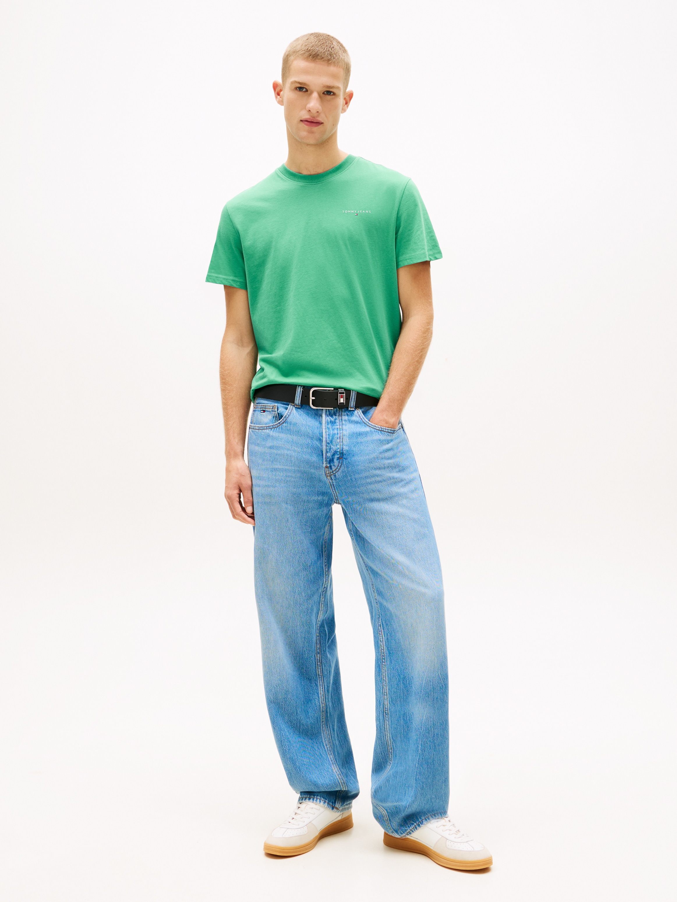 Tommy Jeans T-Shirt »TJM SLIM LINEAR CHEST TEE EXT« Mit Rundhalsausschnitt