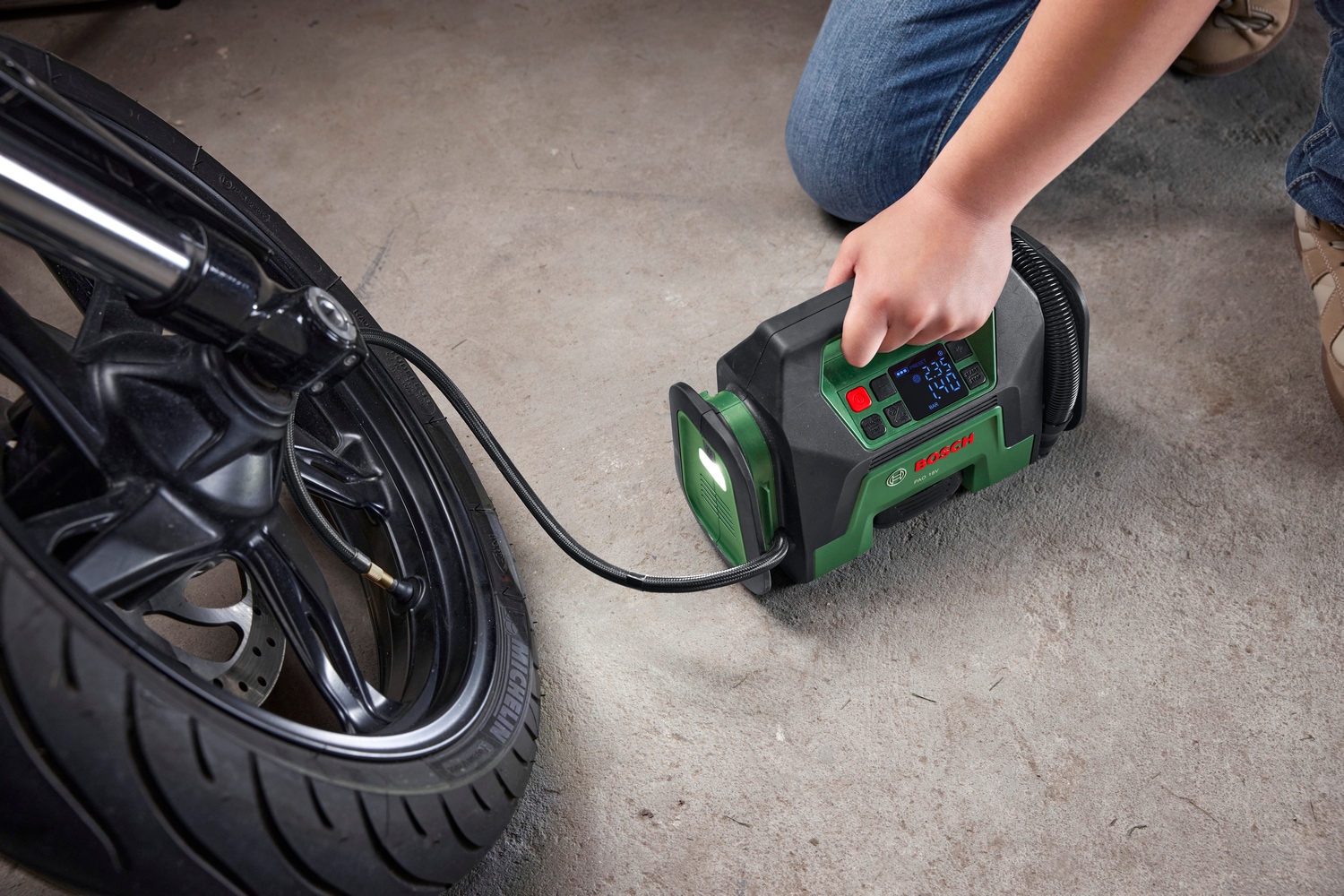 Bosch Home & Garden Akku-Luftpumpe »PAO 18V solo« für Reifen und große Schlauchboote, ohne Akku und Ladegerät