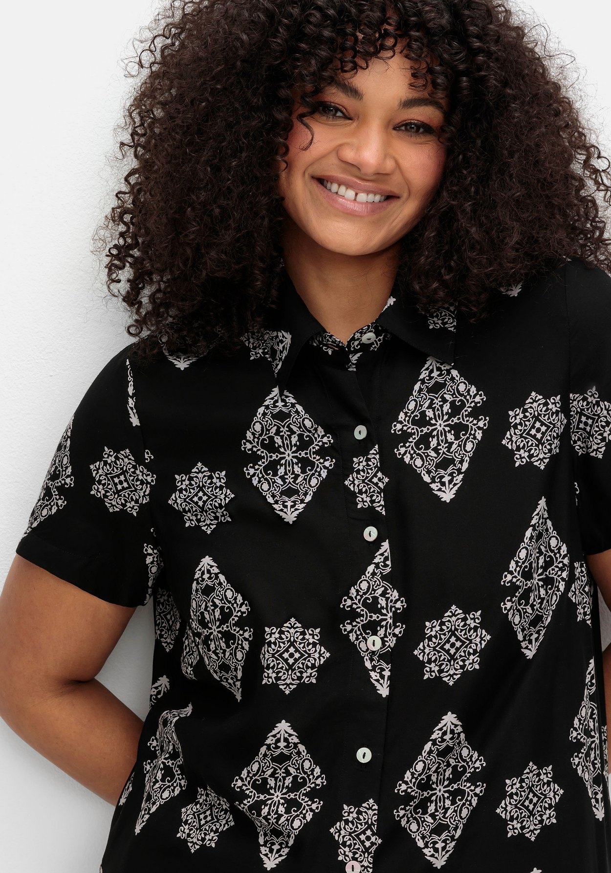 Sheego Longbluse »Longbluse mit Ornamentdruck, extralang«