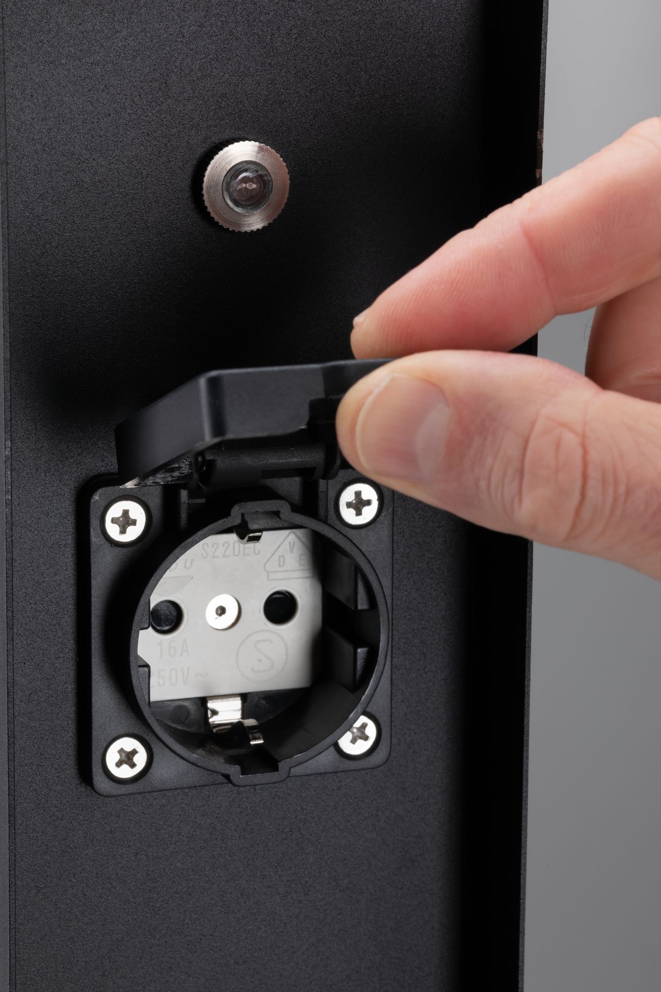 Paulmann Stromverteiler »Outdoor Steckdosensäule Rio« 1 Stk. tlg. eckig, 3-fach, mit Dämmerungsschalter, IP44