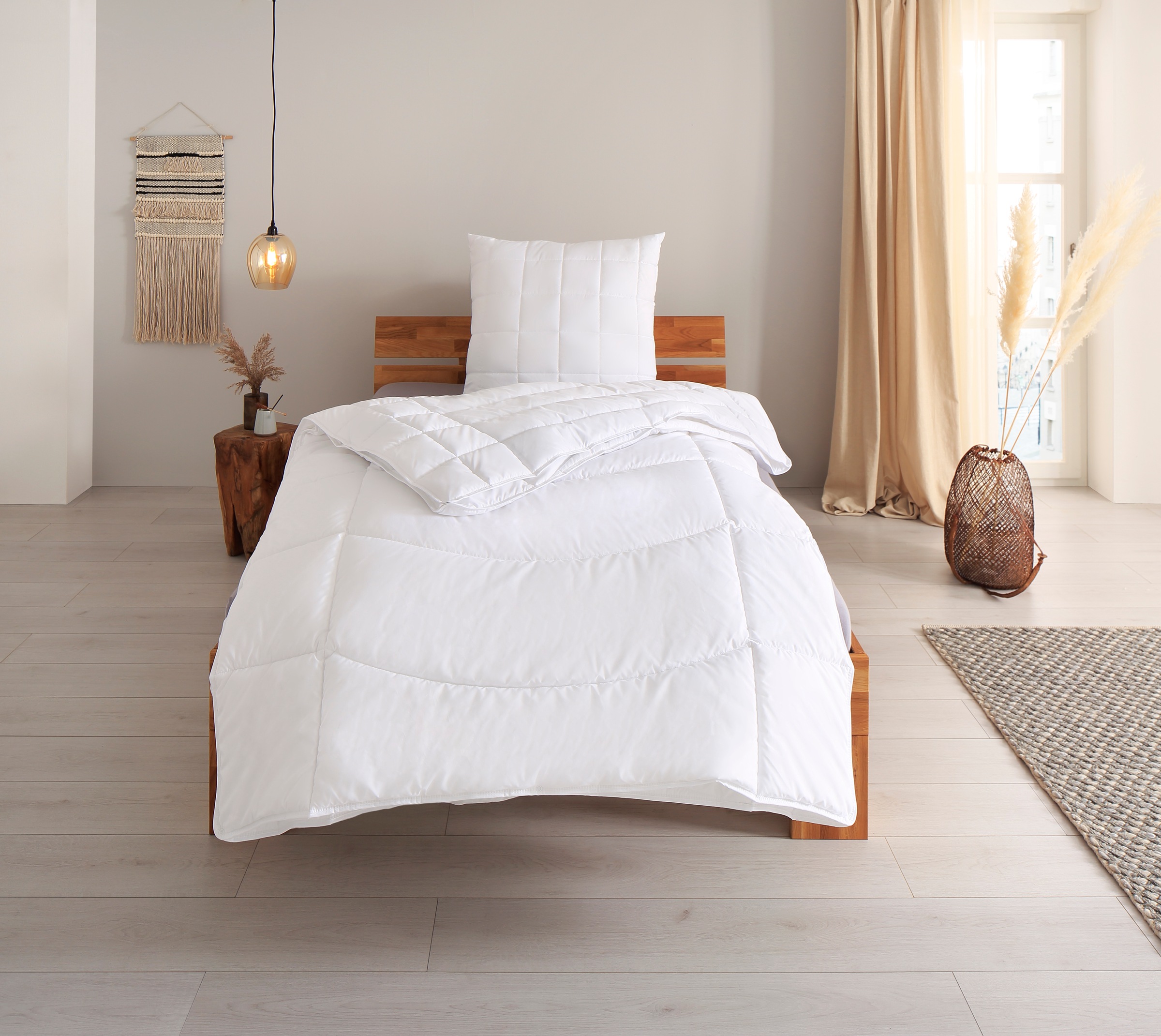 Otto Products Kunstfaserbettdecke »Ellita in weiß, Größe B/L: 135 cm x 200 cm