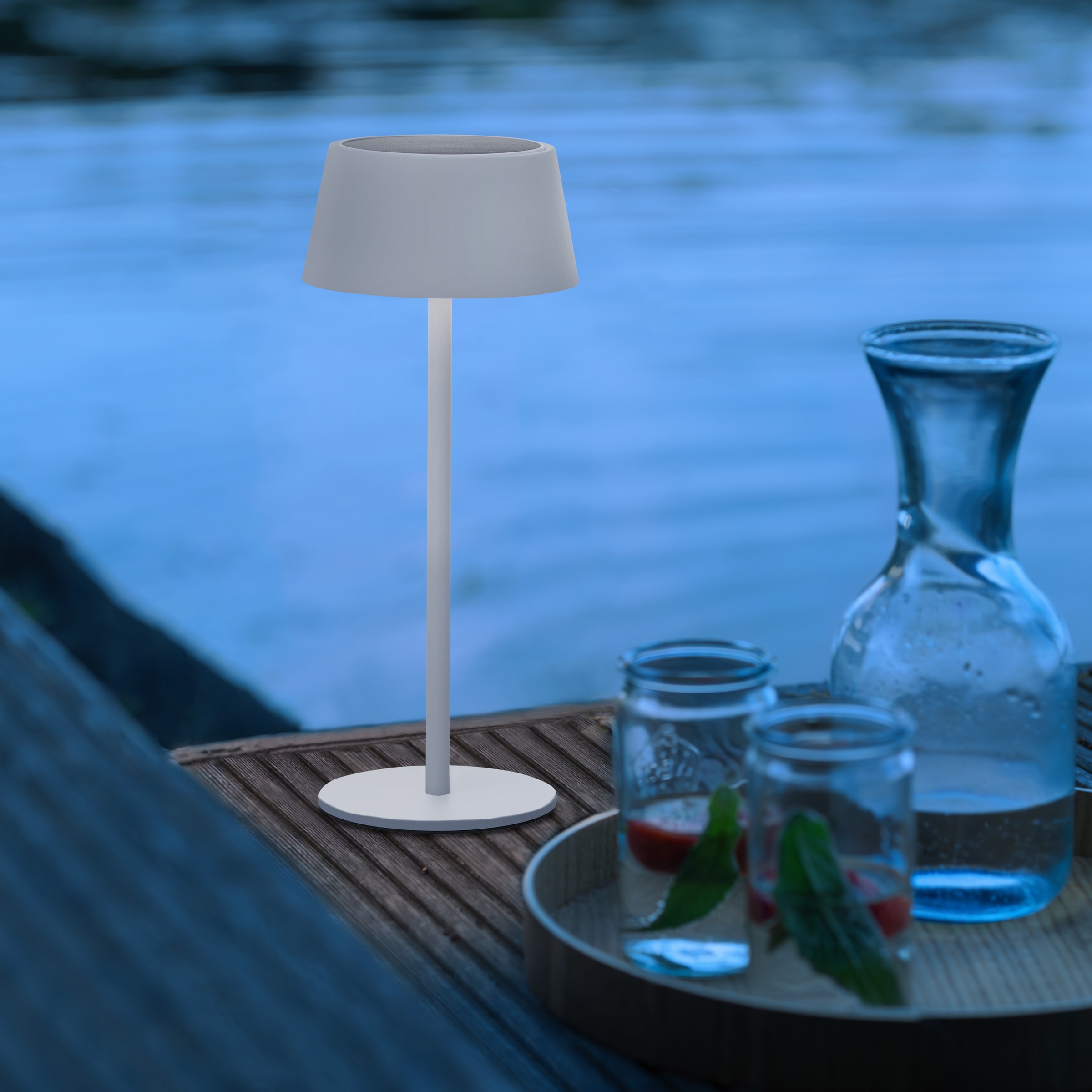 Brilliant LED Außen-Tischleuchte »Picco«, Solar und per USB ladbar, 30 cm, 300 lm, 3000 K, IP44, Metall, weiß