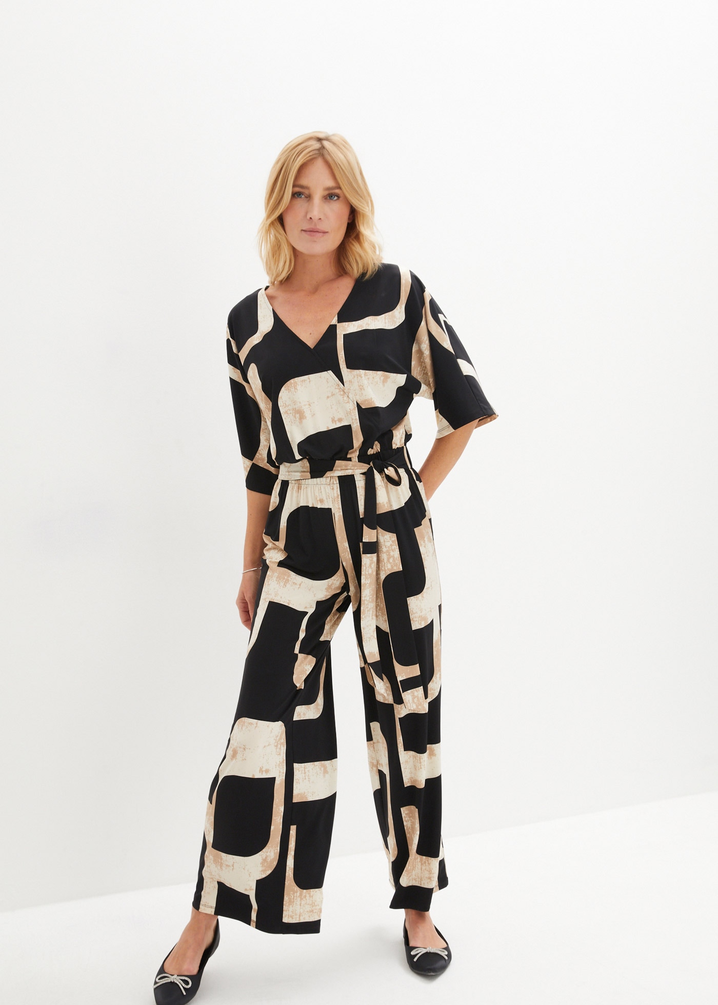 bonprix Jumpsuit bequeme Passform, mit 3/4-Ärmeln, elastischer Materialmix