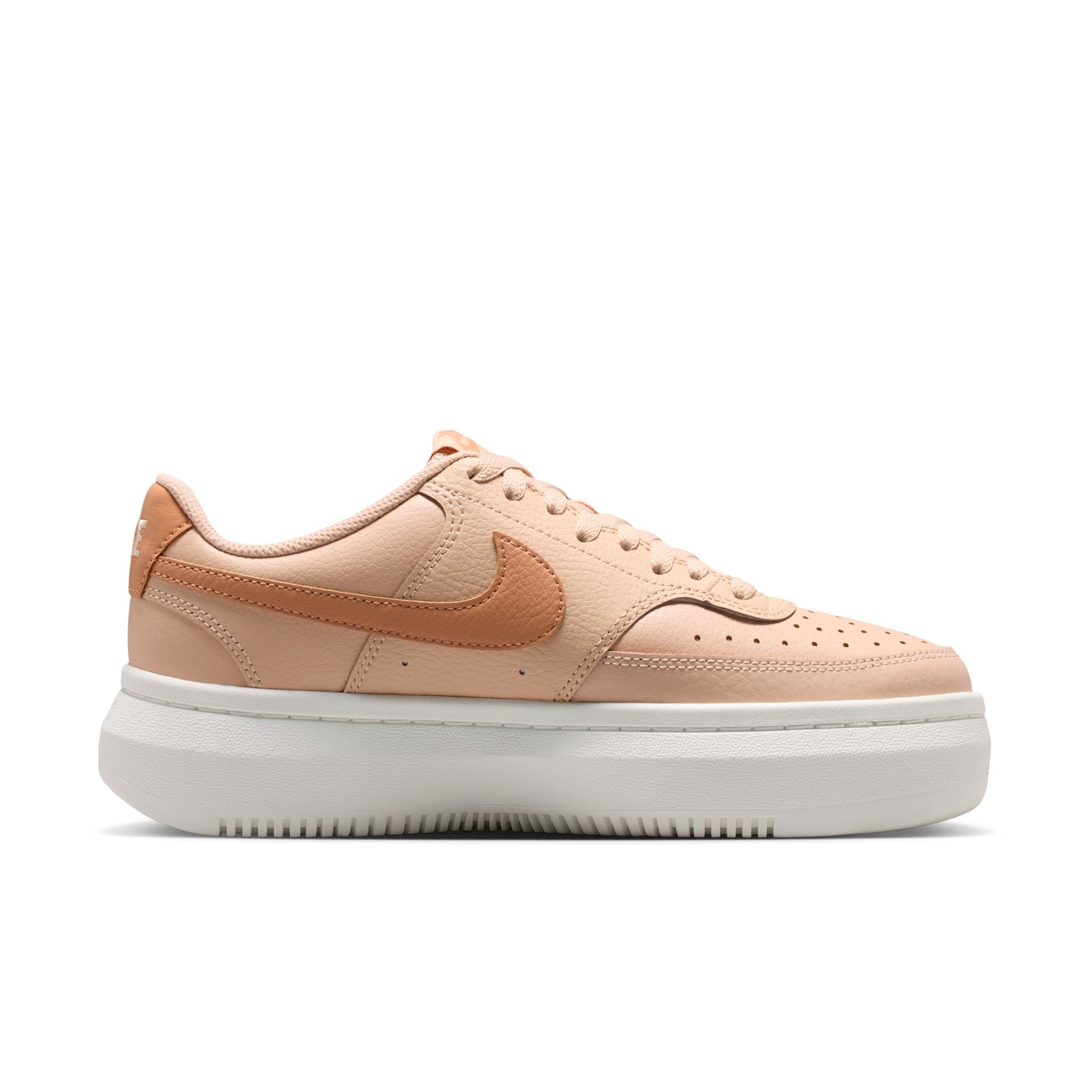 Nike Sportswear Sneaker »Court Vision Alta«  Design auf den Spuren des Air Force 1