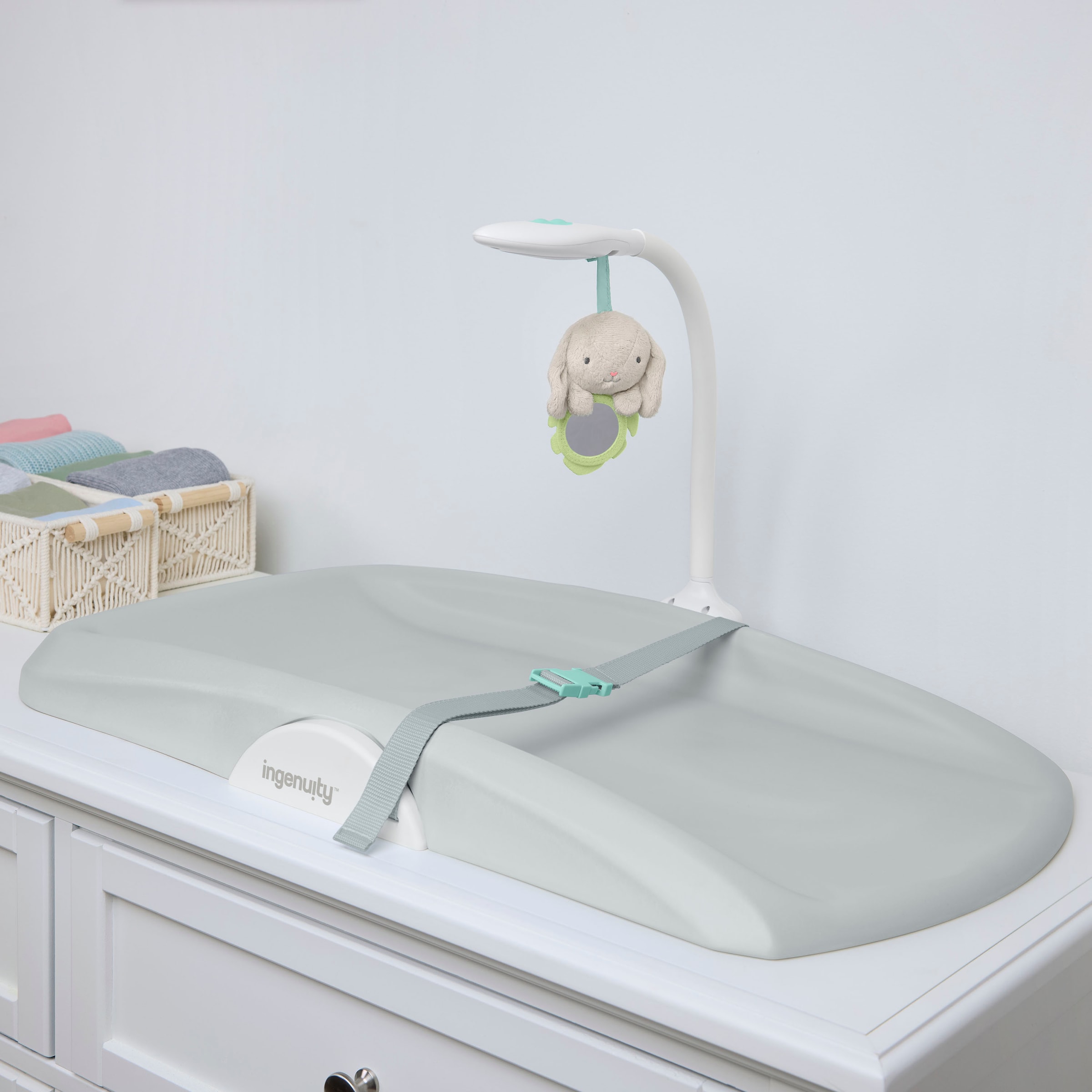 ingenuity Wickelauflage »Day & Night Sylvi Changing Pad« inkl. Nachtlicht