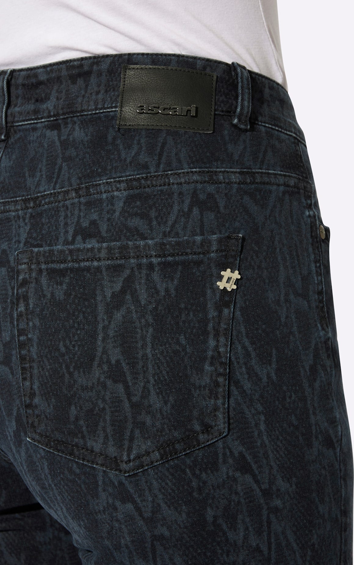 creation L Bequeme Jeans 1