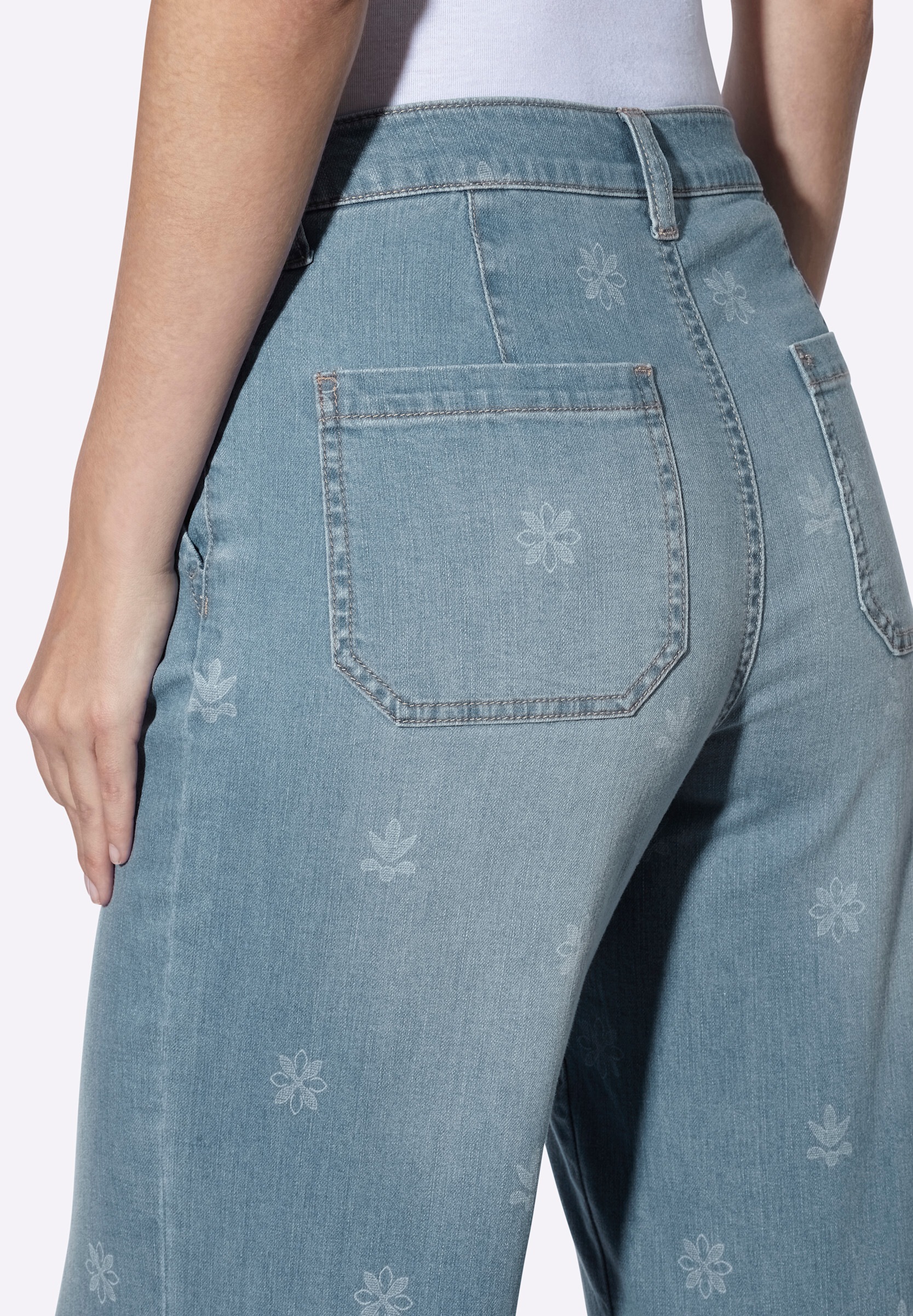 heine Bequeme Jeans »Jeans Jeans mit Laser-Blumendruck«