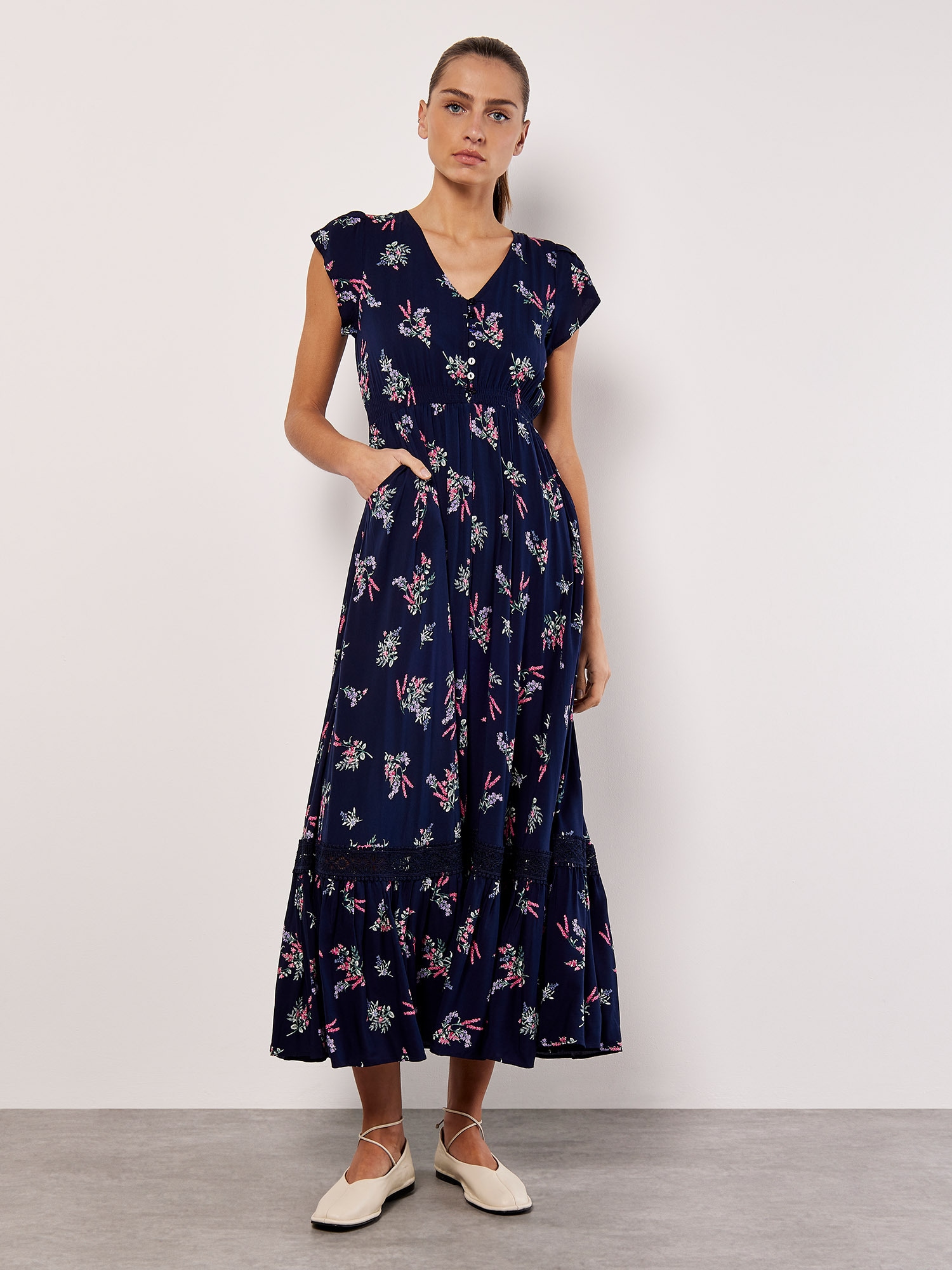Apricot Sommerkleid »Maxikleid« mit bestickter Bordüre