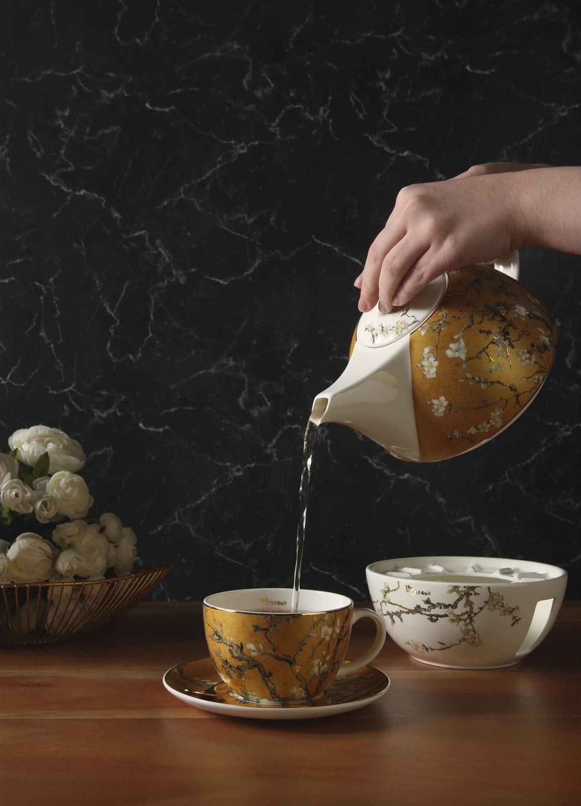 Goebel Teekanne »Teekanne mit Stövchen Vincent van Gogh - Mandelbaum 1,2 l bunt« 1 Stk. tlg. Handwäsche wird empfohlen