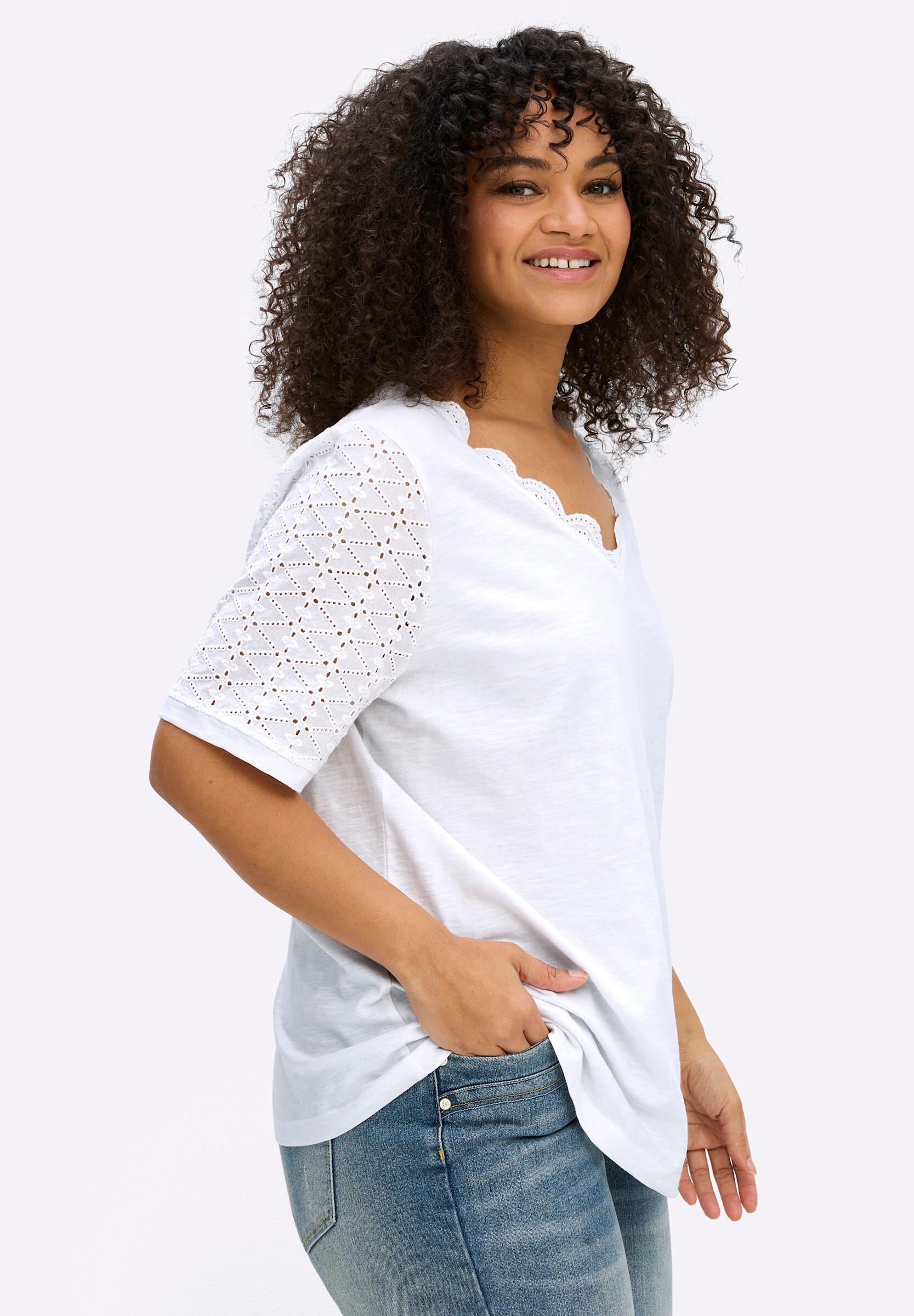 sheego by Joe Browns T-Shirt »Shirt V-Shirt mit Lochstickereien und Muschelsaumkante«