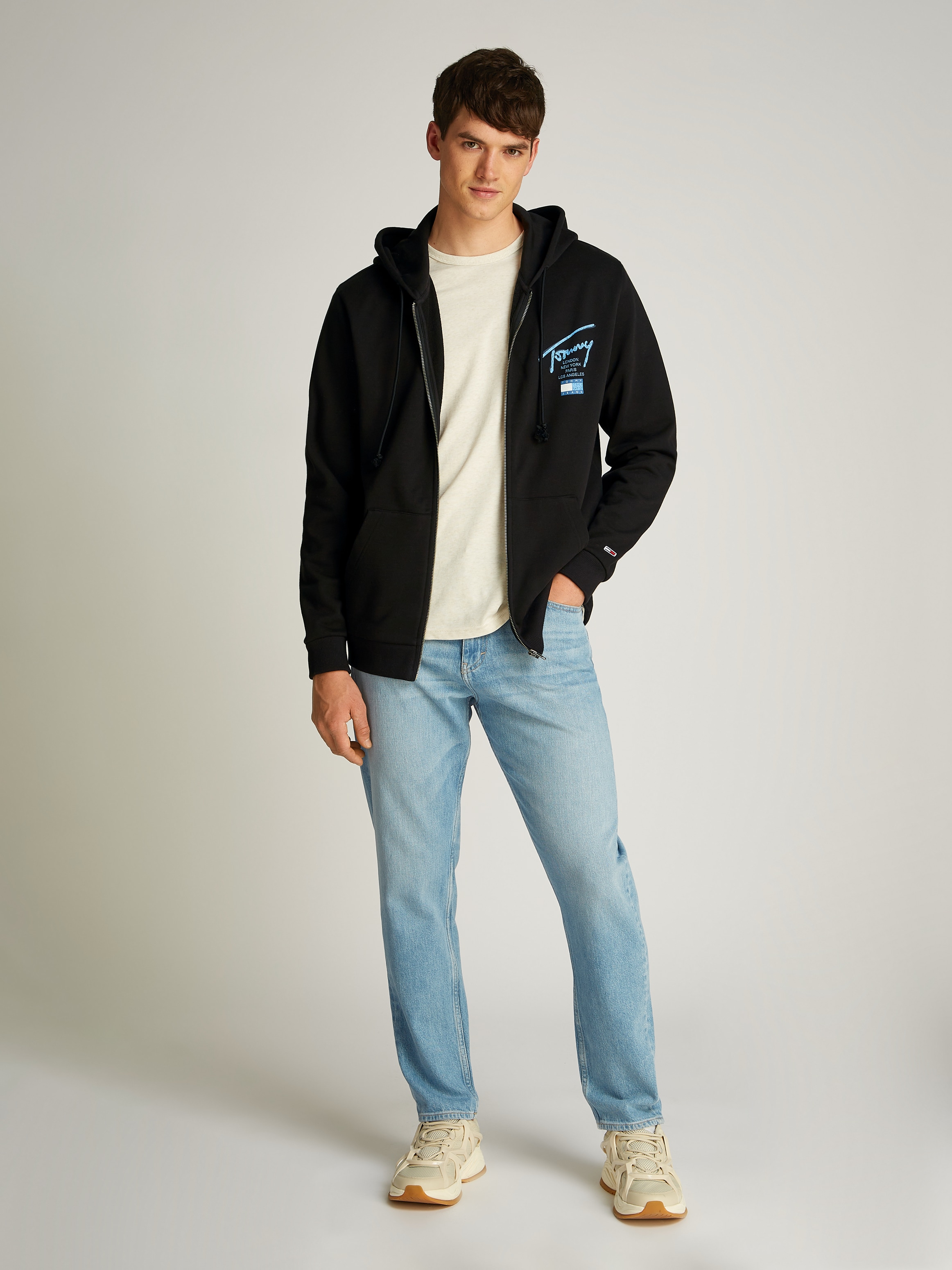 Tommy Jeans Sweatjacke »TJM REG SIG TWIST ZIPTHRU EXT«, mit großem Logo am Rücken