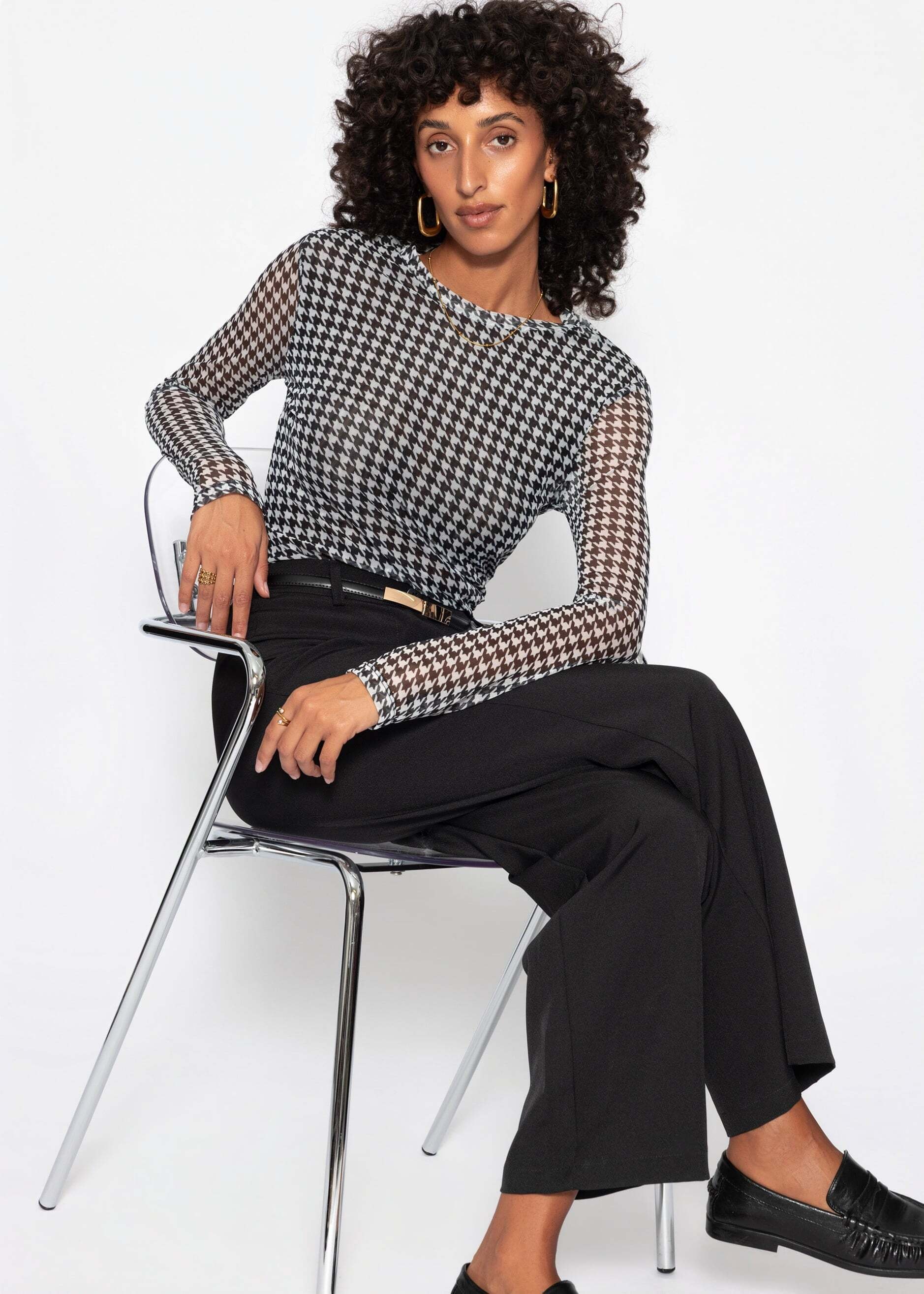 SASSYCLASSY Langarmshirt »Mesh Langarmshirt mit Hahnentrittmuster« modernes longsleeve mit All-Over-Muster in Beige