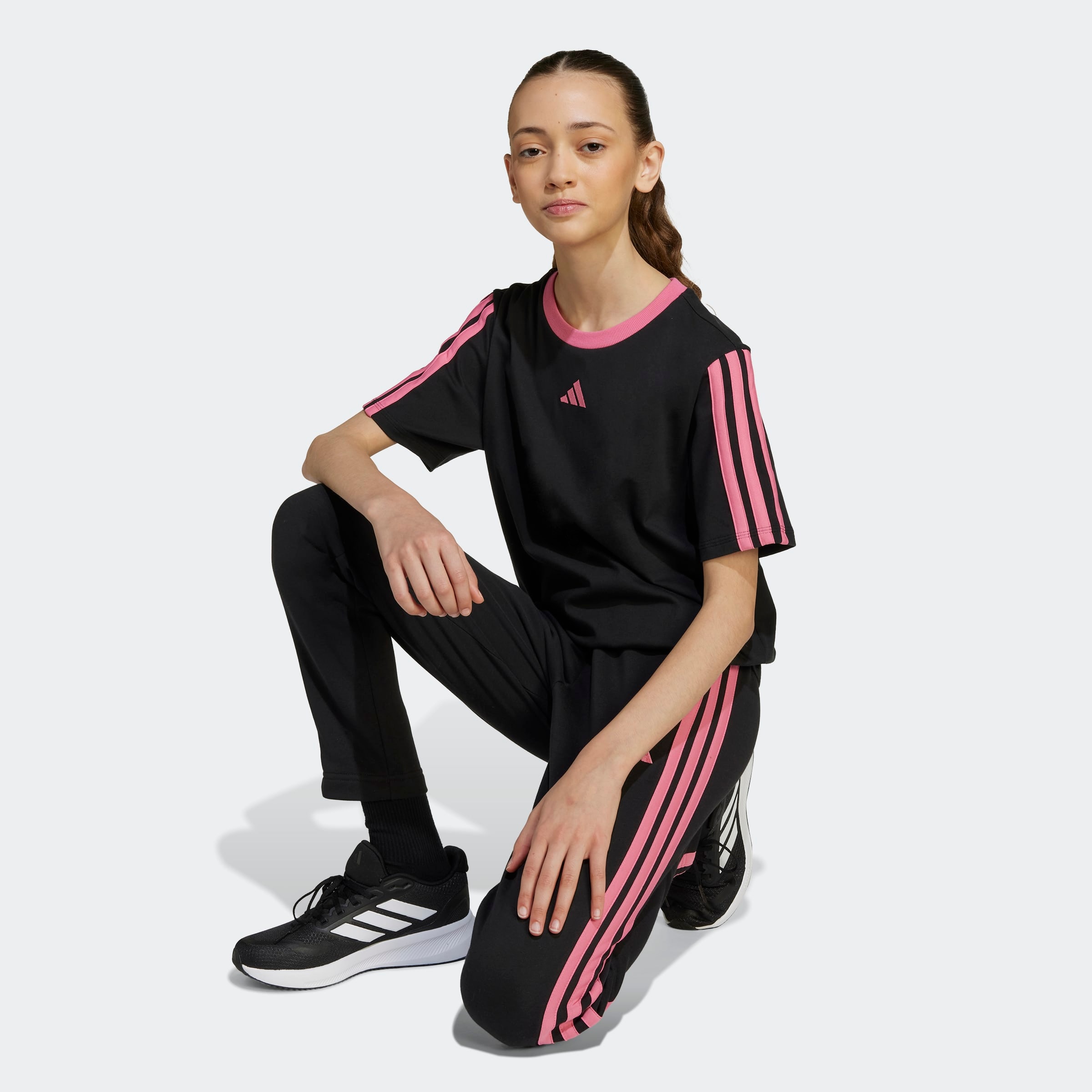 adidas Sportswear T-Shirt »ESSENTIALS KIDS« für Kinder, mit Rundhalsausschnitt, ohne Verschluss, aus Baumwolle