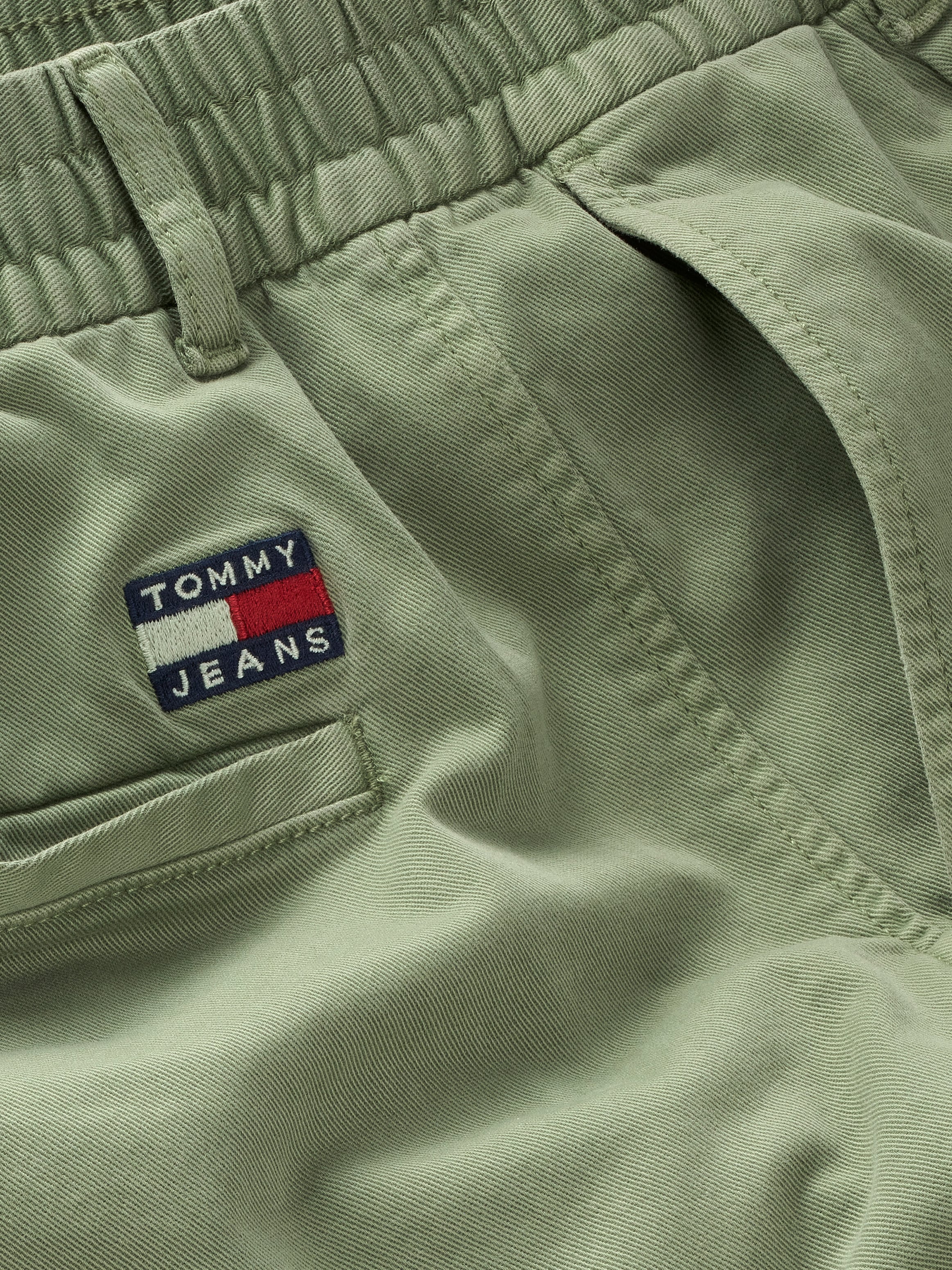 Tommy Jeans Chinohose »TJM CASUAL ELASTICATED PANT«, mit Bundfalten