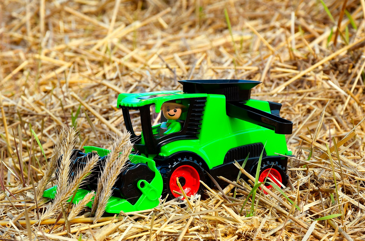 Lena® Spielzeug-Mähdrescher »Truckies«, inklusive Spielfigur; Made in Europe