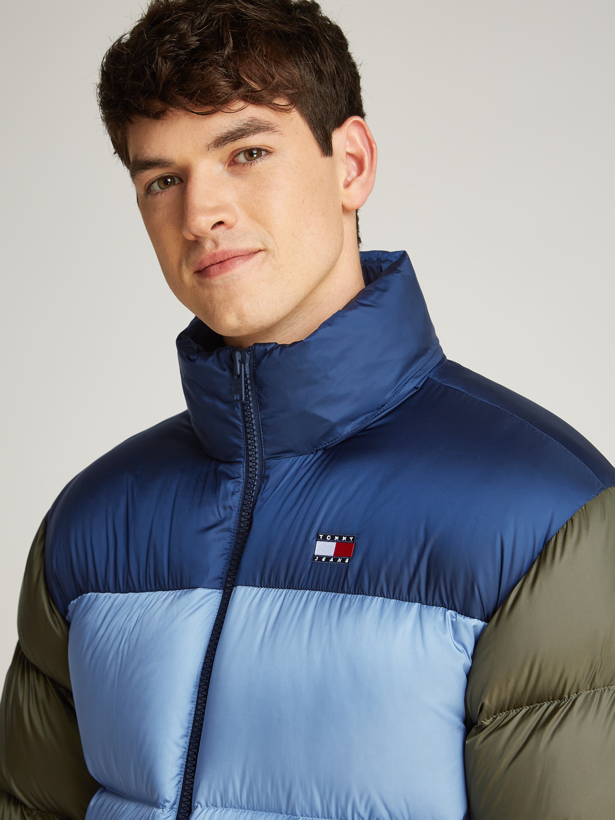Tommy Jeans Steppjacke »TJM ALASKA PCKBLE HD PUFFER EXT«, mit Logostickerei