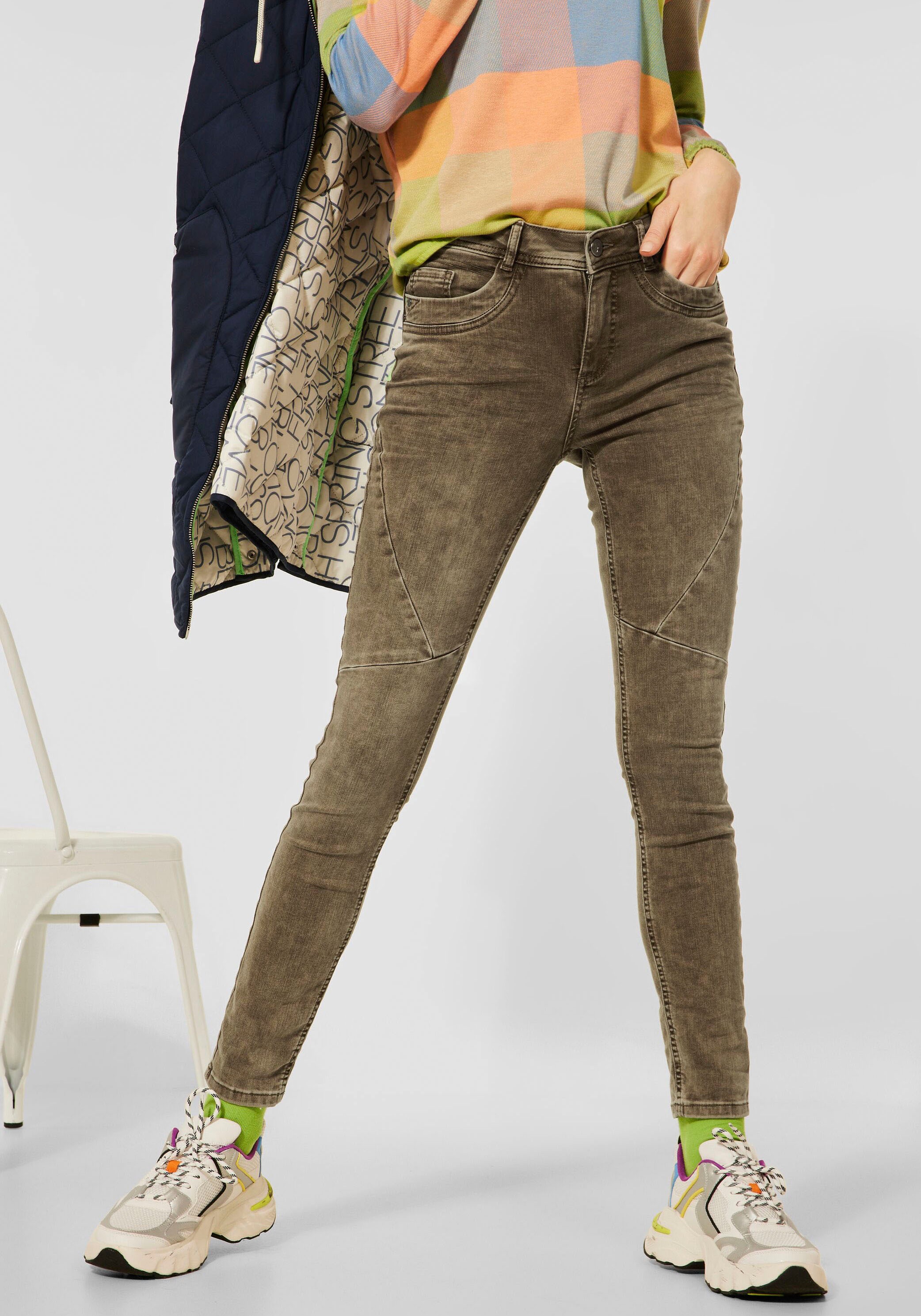 STREET ONE Slim-fit-Jeans, mit tollen Teilungsnähte am Bein