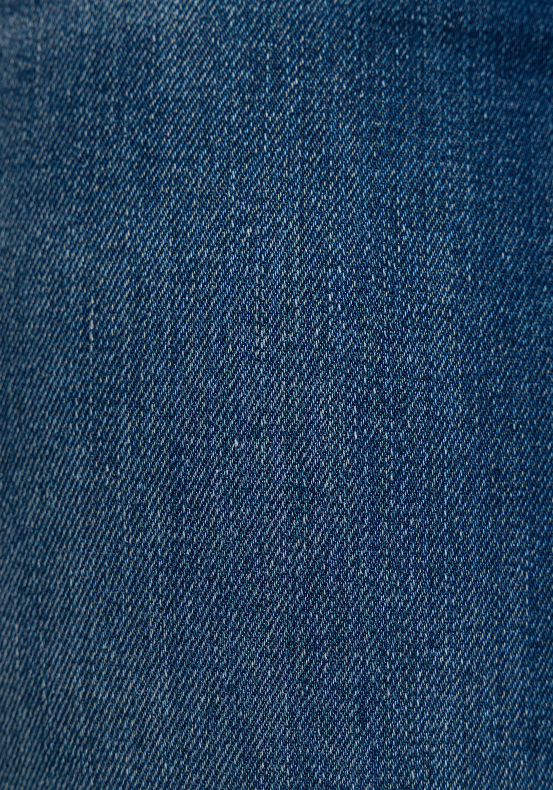 Tommy Jeans Skinny-fit-Jeans »NORA MR SKNY«, mit Tommy Jeans Logo-Badge & Stickereien
