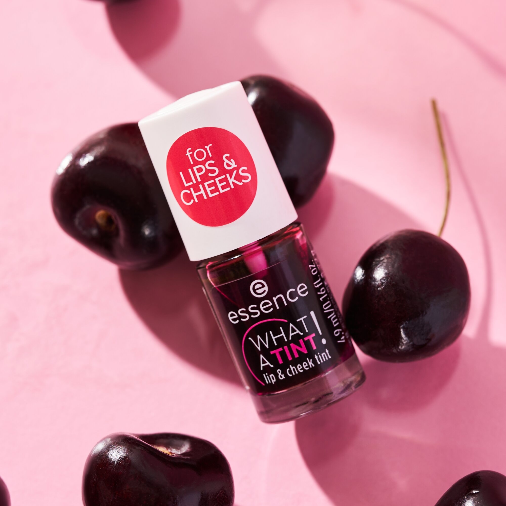 Essence Rouge »WHAT A TINT! LIP & CHEEK TINT« mit wasserartiger Textur