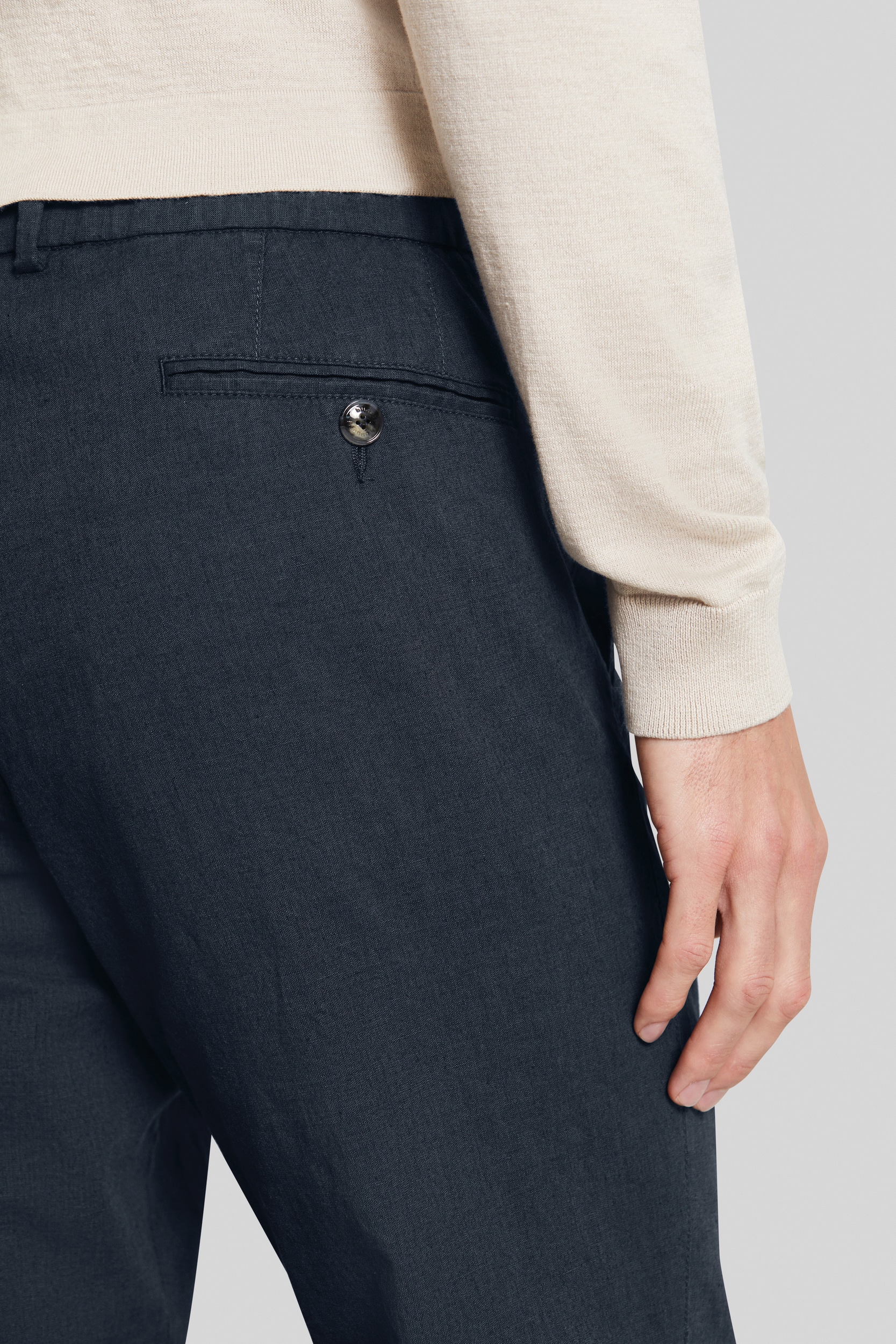 bugatti Bundfaltenhose, mit konischer Passform