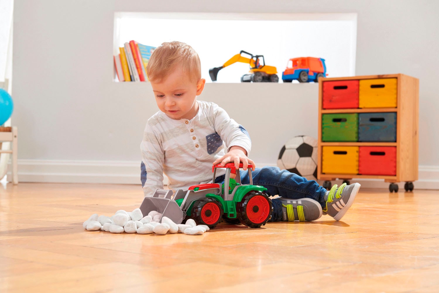 Lena® Spielzeug-Traktor »Truxx Traktor« mit Heuanhänger; inkl. Spielfigur; Made in Europe