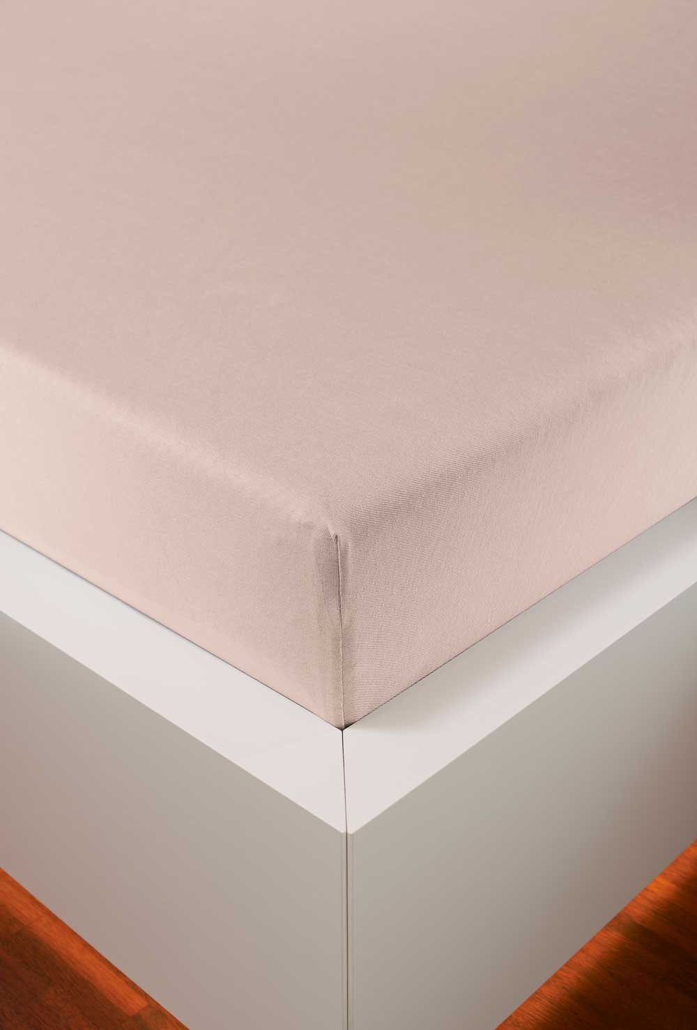 bellana Spannbettlaken »bellana deluxe mit Elasthan, Jersey 230 g/m², Premium-Qualität« mit 5% Elasthan, für Matratzen bis 35cm Höhe, bügelfrei, faltenfrei