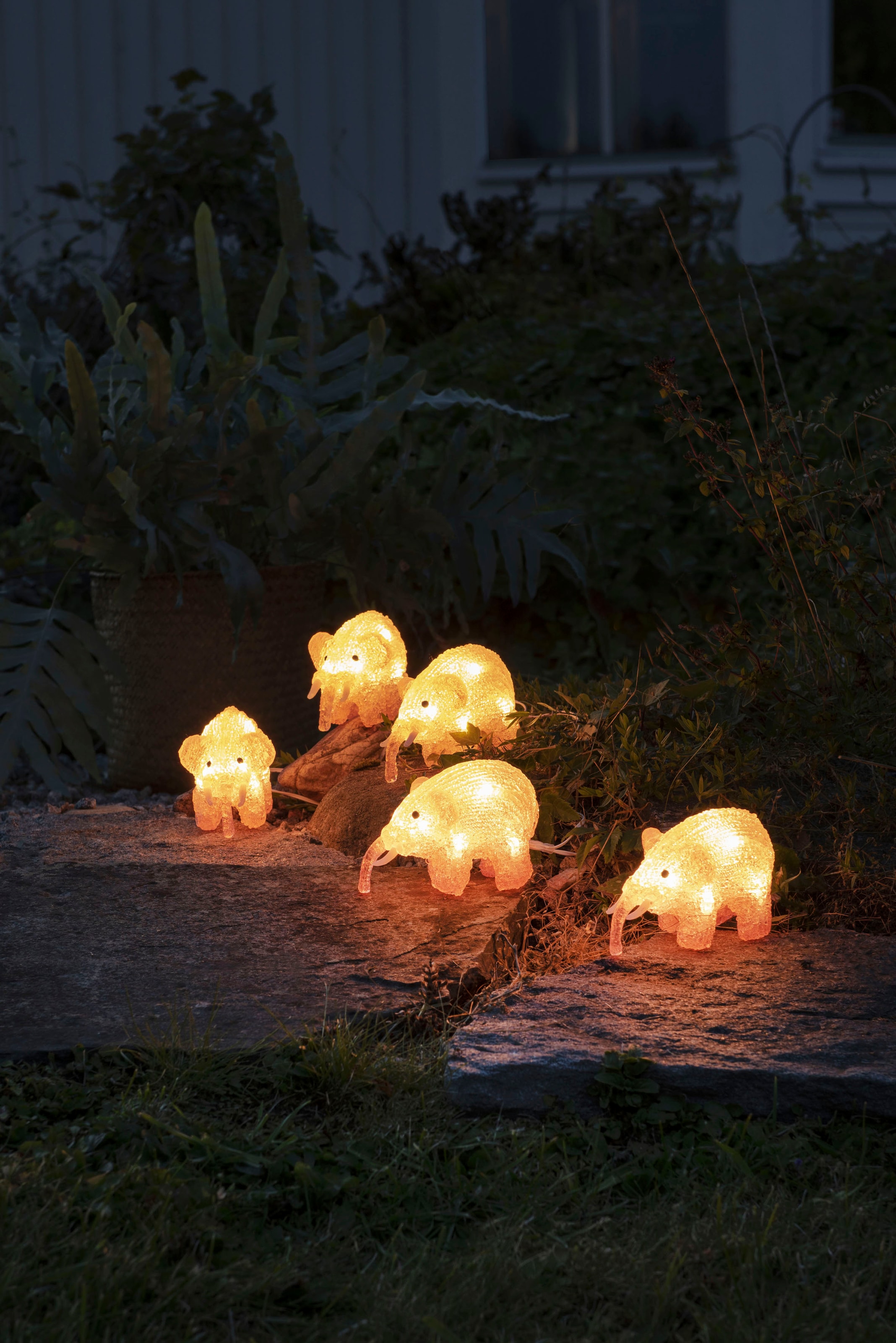 KONSTSMIDE LED Dekofigur »LED Acryl Elefanten, 5er-Set, pink, 40 warm weiße Dioden«, 40 flammig-flammig