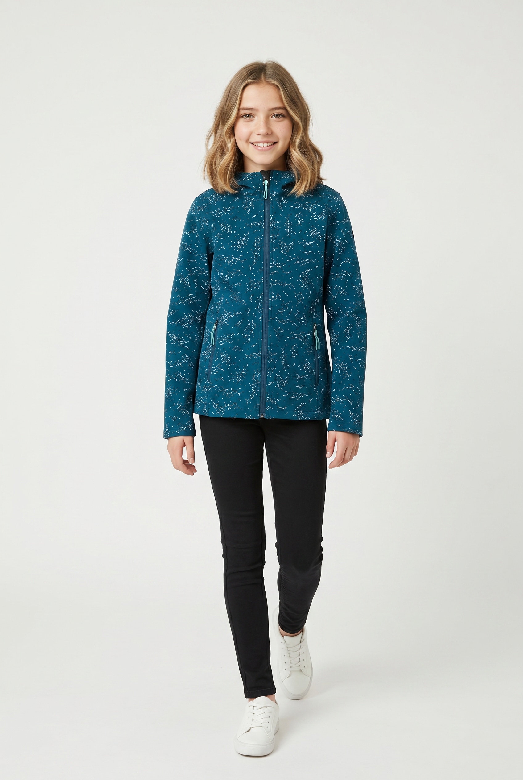 Killtec Softshelljacke mit regulierbarer Kapuze, mit Zipper-Seitentaschen, winddicht