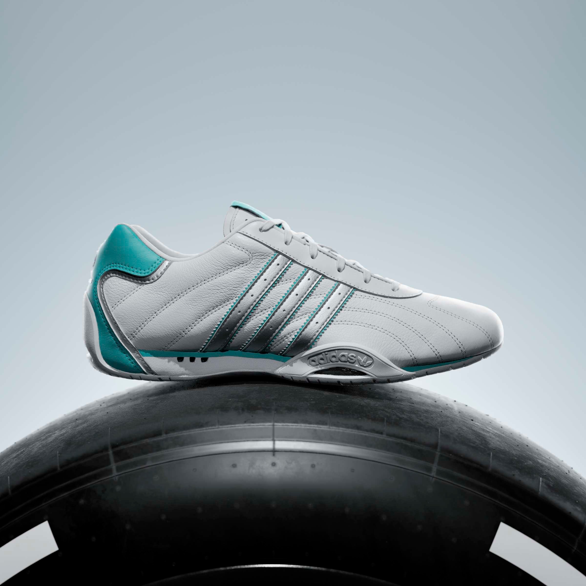 adidas Performance Sneaker »ADIRACER LO MERCEDES AMG PETRONAS F1 TEAM«