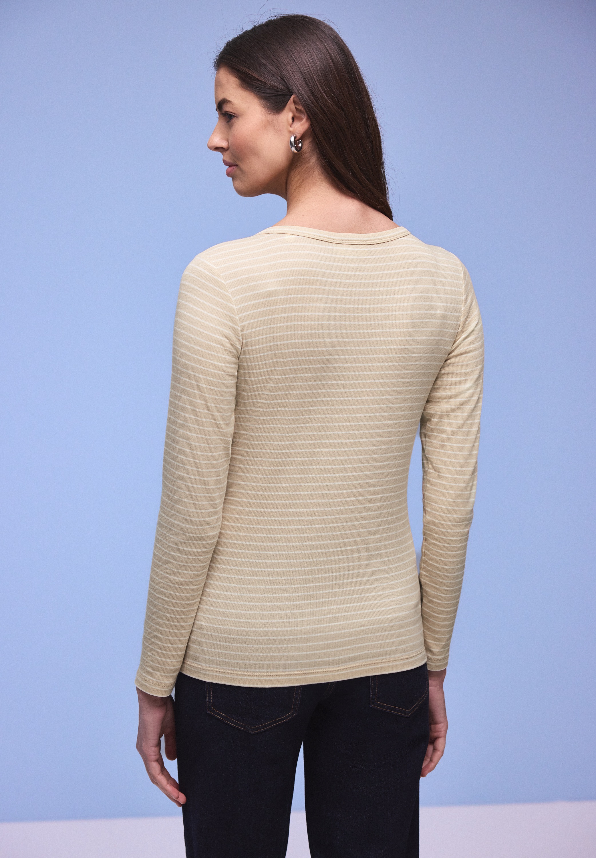 STREET ONE Langarmshirt im Streifen-Design und mit V-Ausschnitt