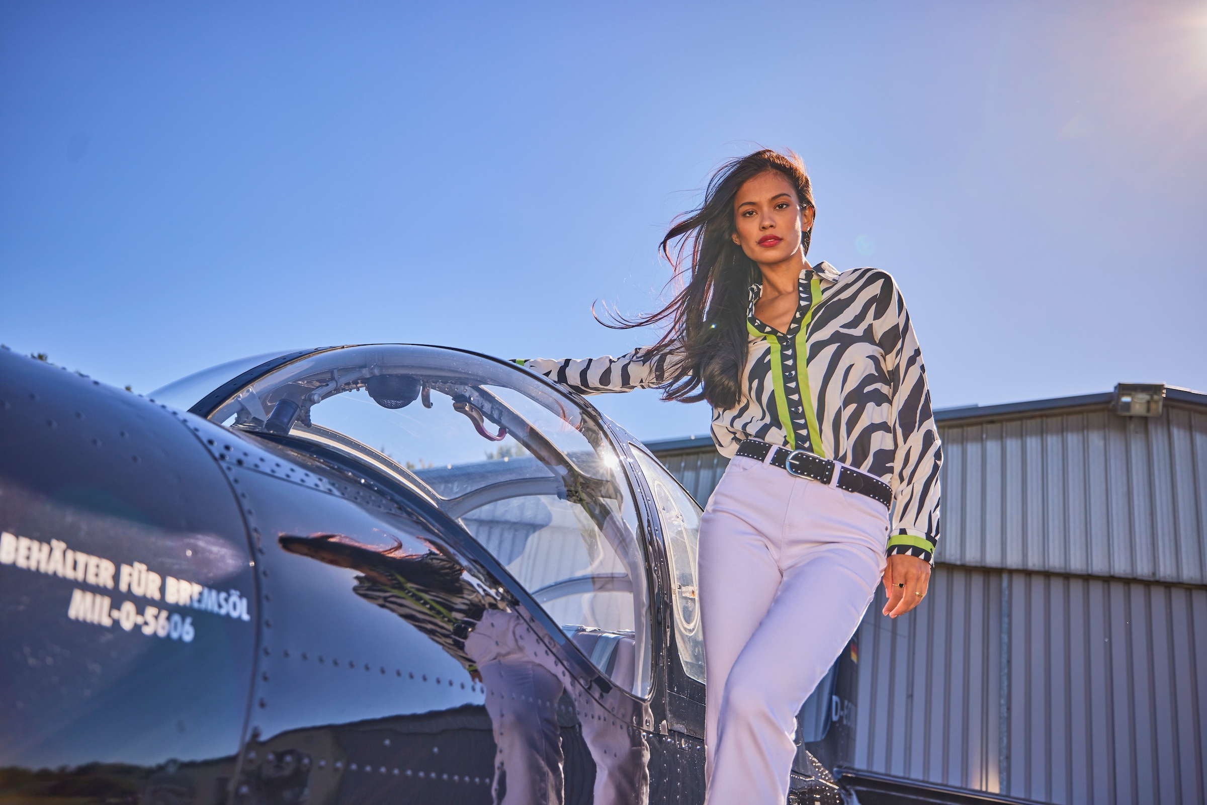 Aniston SELECTED Hemdbluse im Zebra-Look allover mit kontrastfarbigen Streifen - NEUE KOLLEKTION