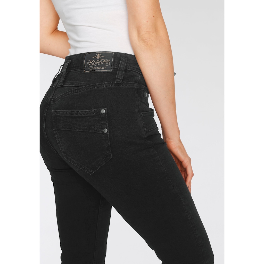 Herrlicher High-waist-Jeans »RADINA RECYCLED DENIM«, mit leichtem Push-Up-Effekt