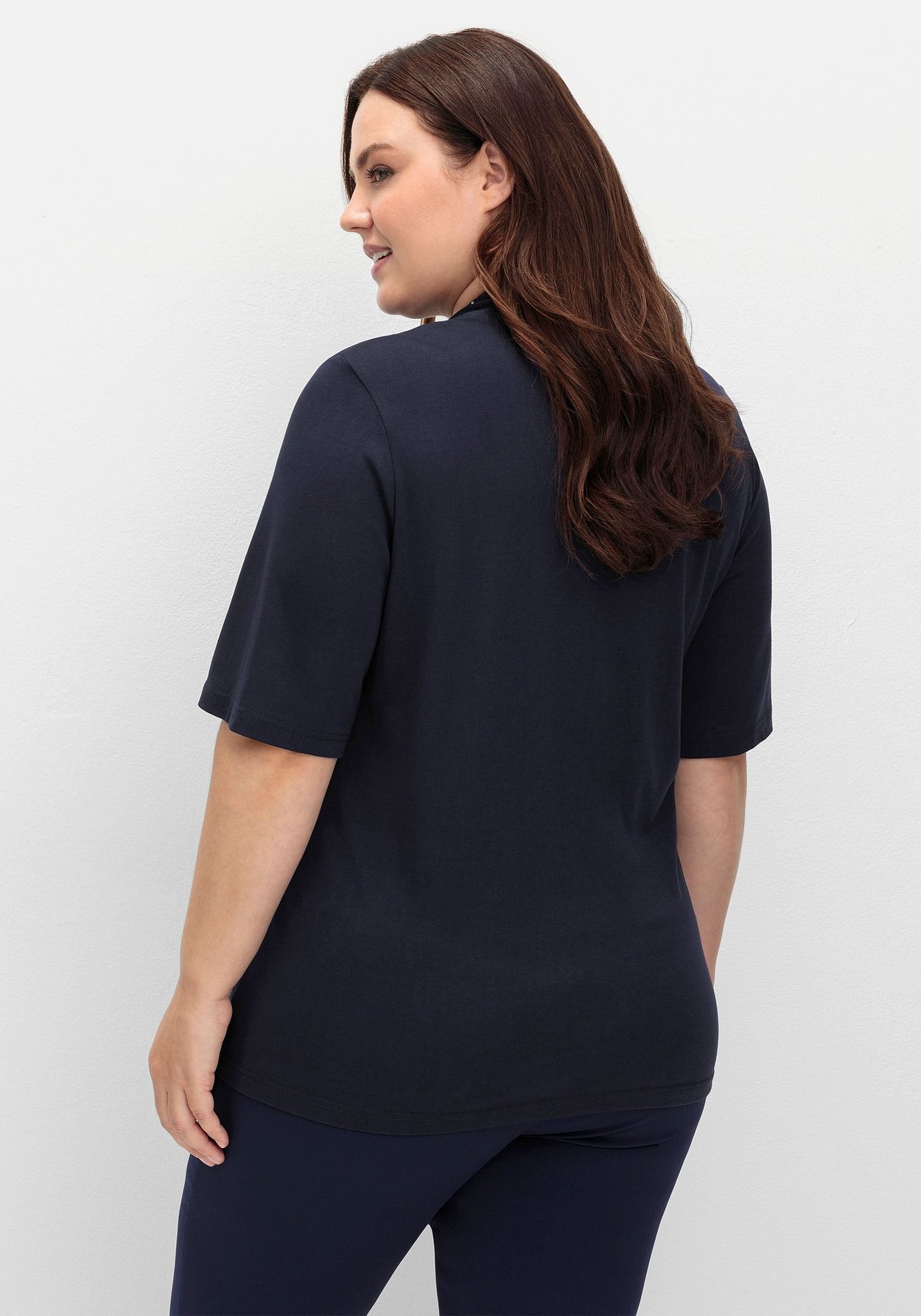 Sheego T-Shirt »Shirt mit Glitzersteinen am Ausschnitt«