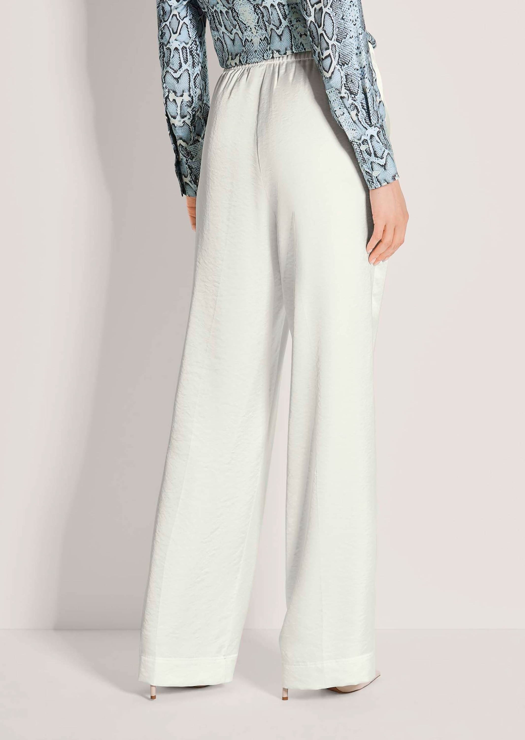 MADELEINE Schlupfhose »Bügelfaltenhose Schlupfhose mit Bügelfalten«  bewegte Oberfläche