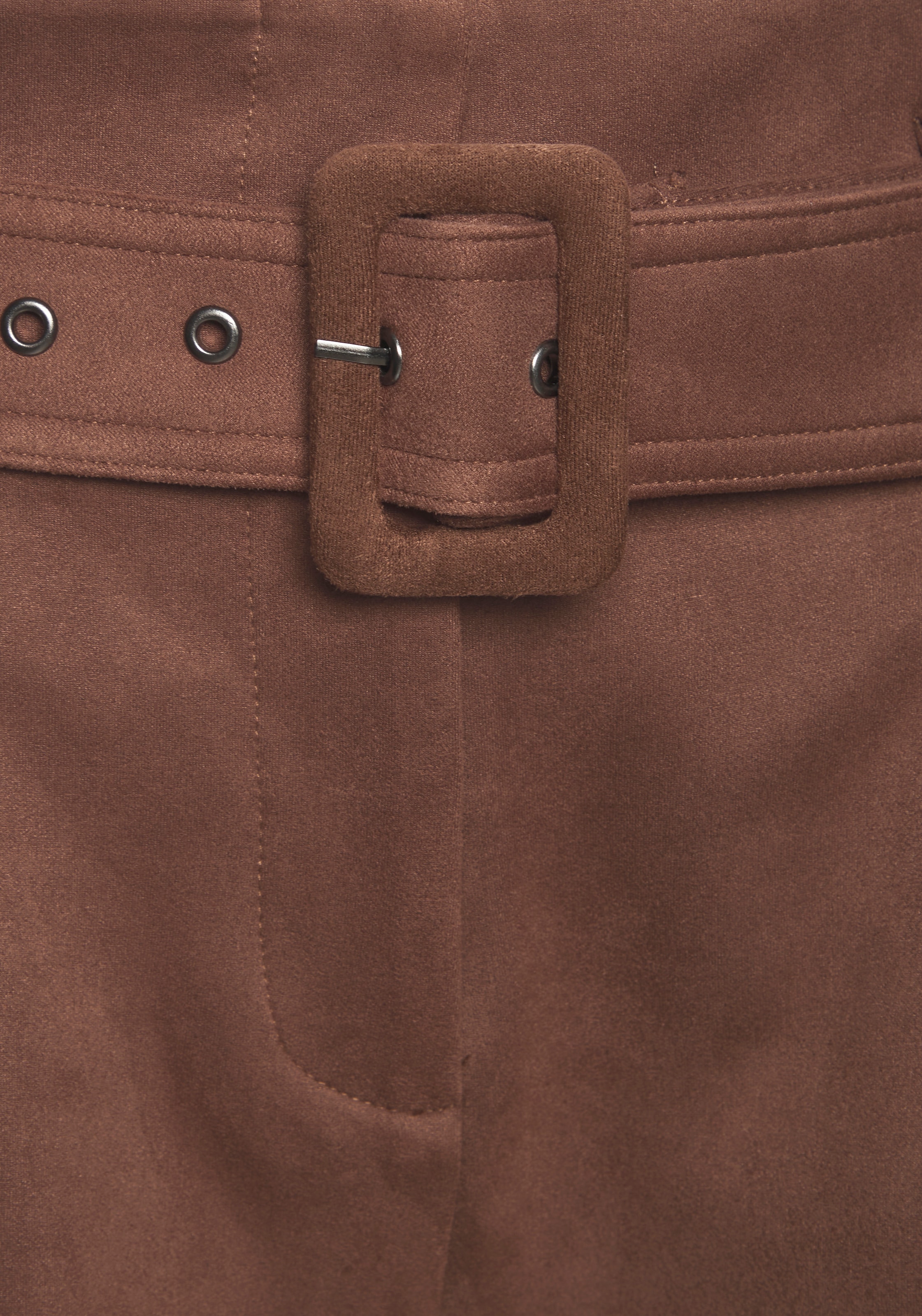 LASCANA Shorts »aus Velourlederimitat mit Gürtel«  Kunstledershorts, Festival, Party, modisch