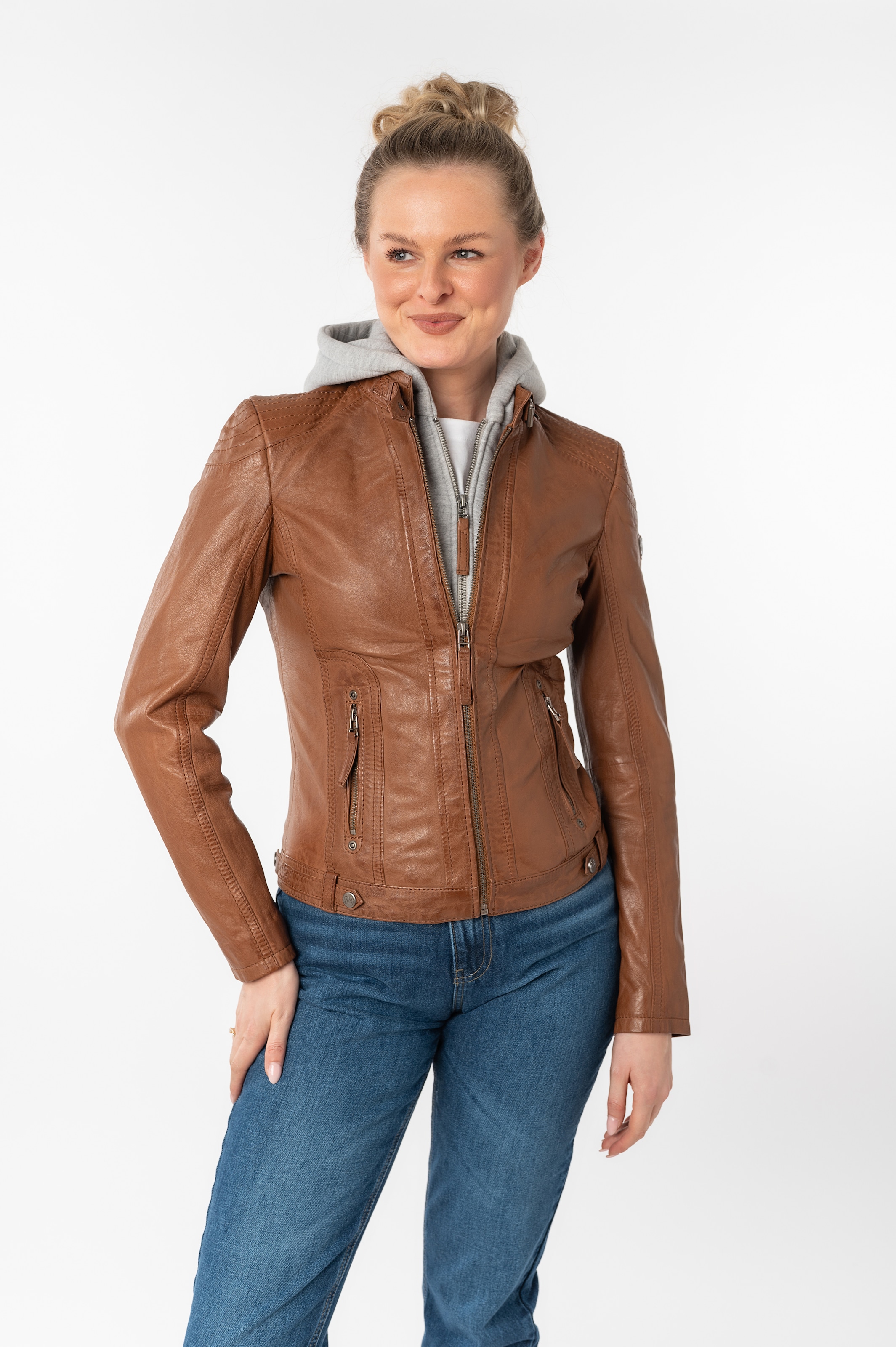 Mauritius Lederjacke »Junja«, mit Kapuze, mit abnehmbarem Kapuzen-Einsatz und aufwendigen Biker-Details
