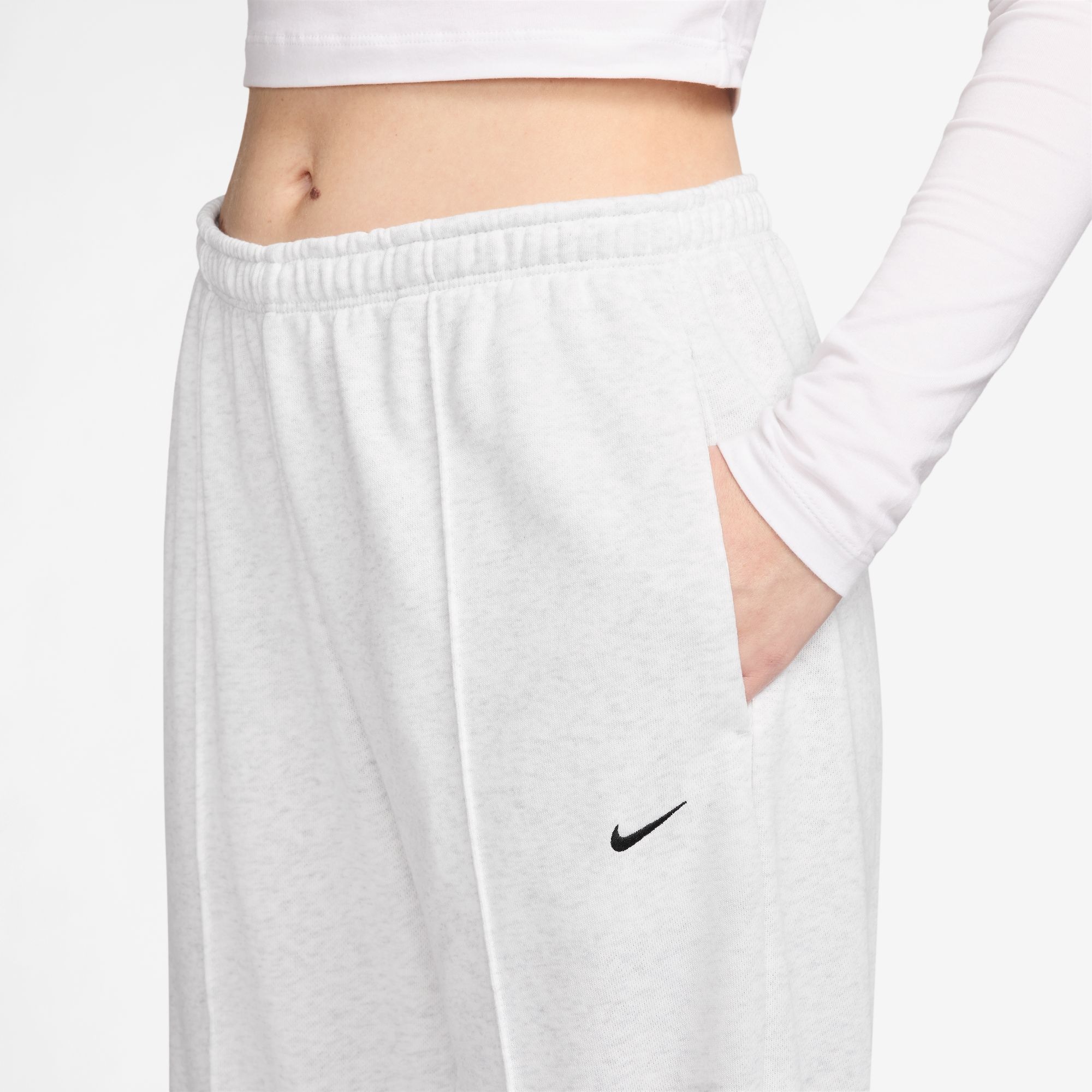 Nike Sportswear Sporthose »W NSW CHLL FT JGGR PANT«  mit Baumwolle und Polyester, auch in großen Größen