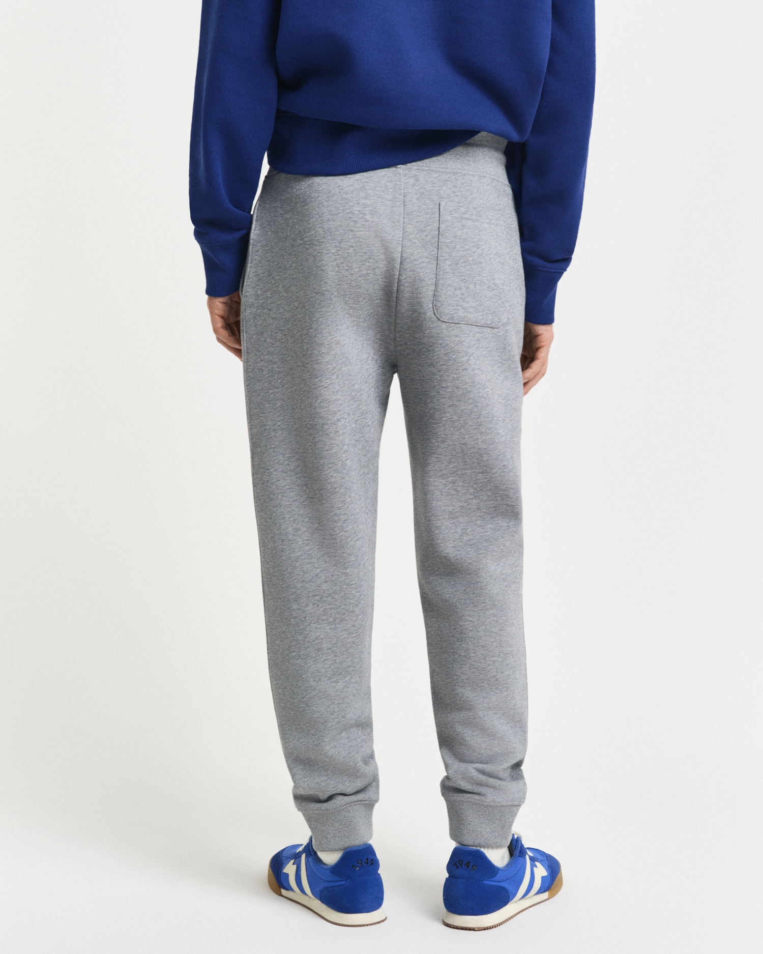 Gant Sweathose »REG SHIELD SWEATPANTS«  mit Logostickerei unterhalb des Bunds