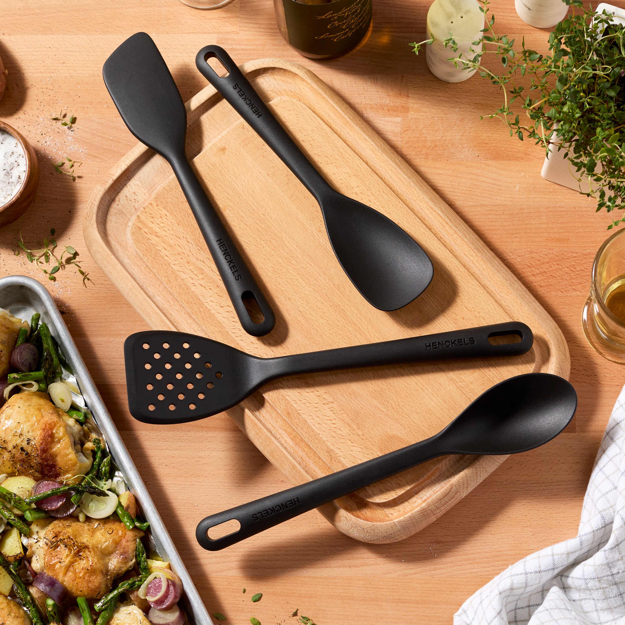 HENCKELS by ZWILLING Servierlöffel »Silicone Onyx« Hitzebeständig, Aufhänge-Öse, Spülmaschinengeeignet