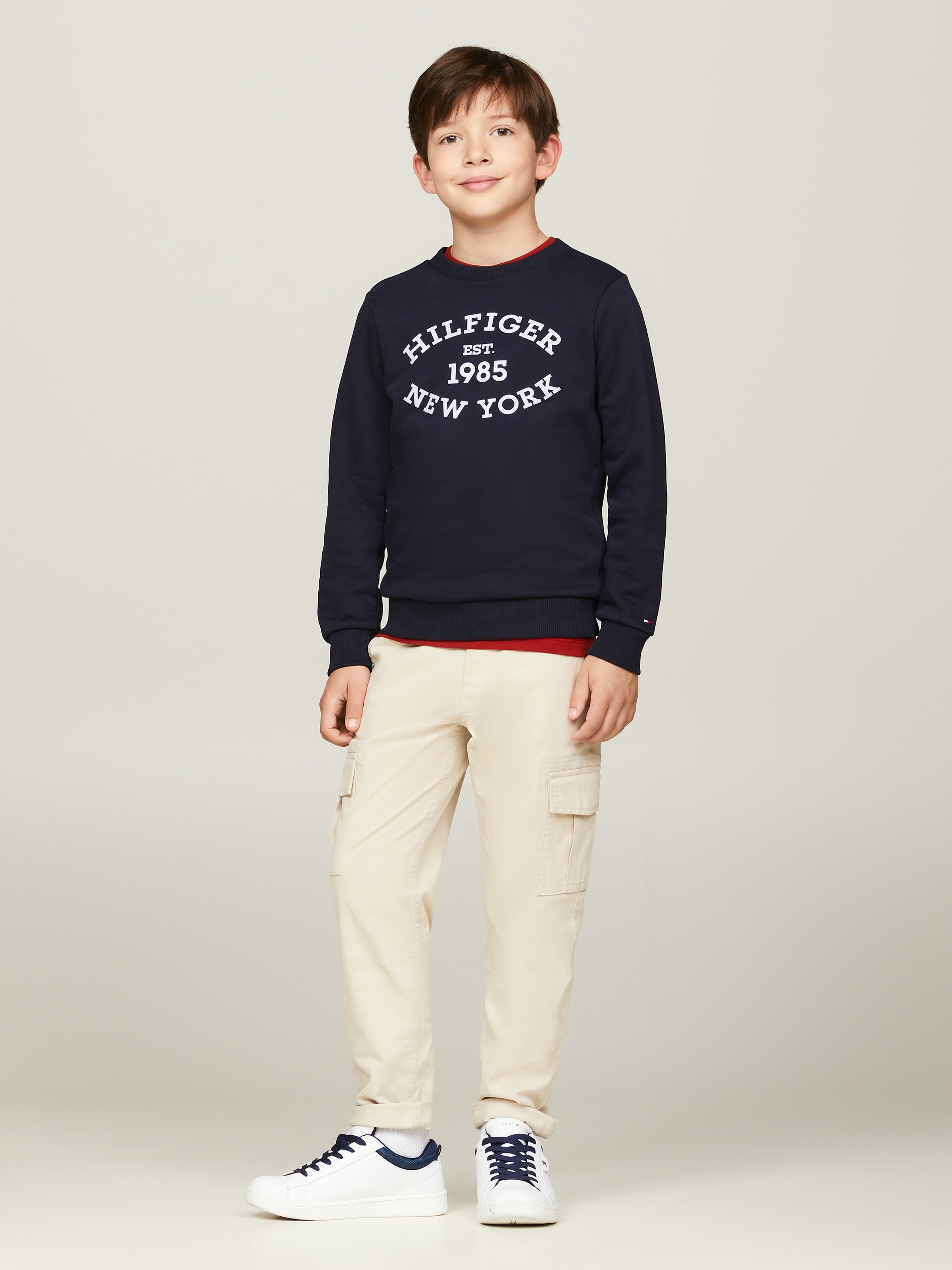 Tommy Hilfiger Sweatshirt »MONOTYPE FLOCK REG SWEATSHIRT«, Kinder bis 16 Jahre mit Logoschirftzug